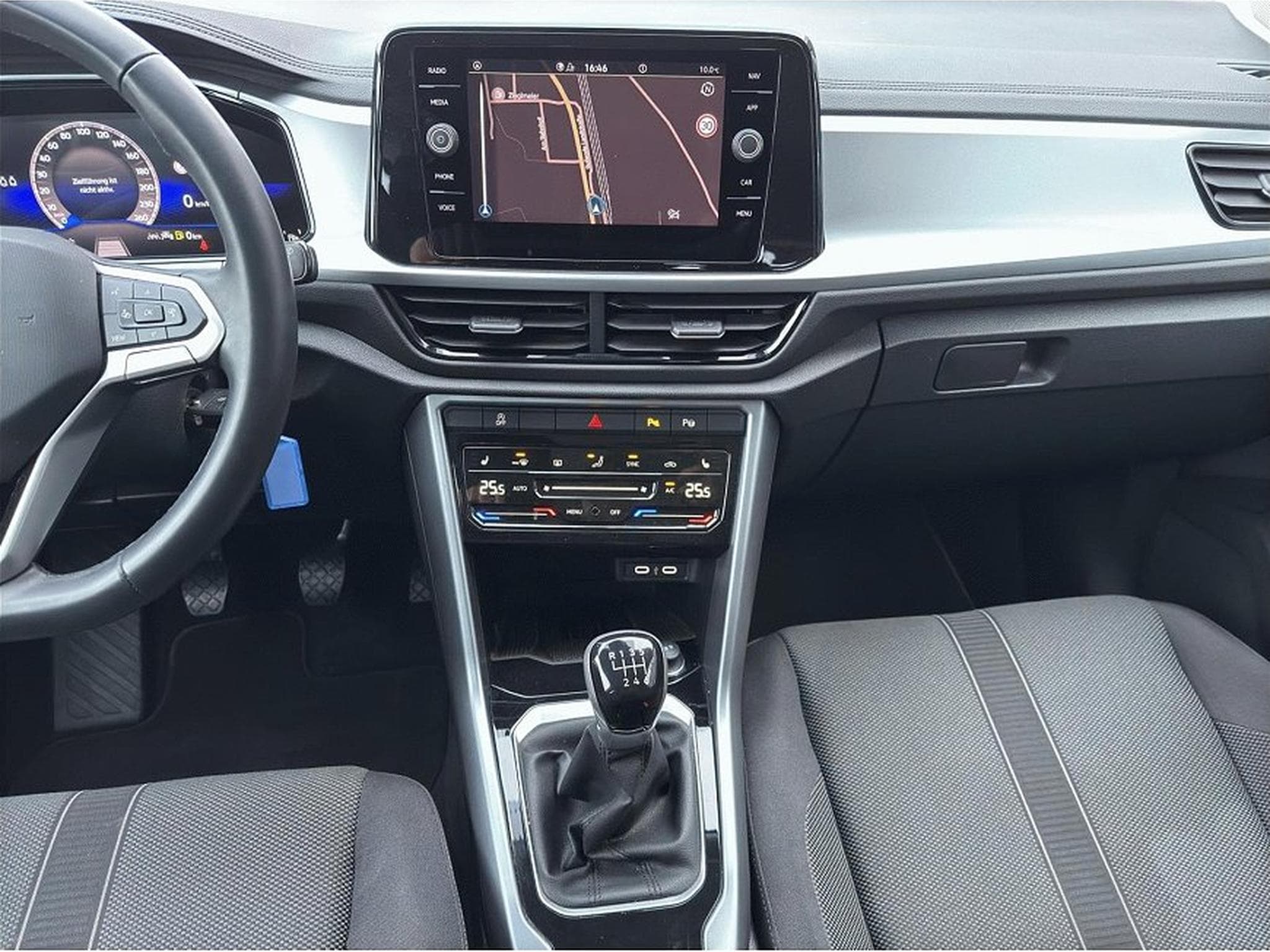 VW T-Roc (2025) - Foto 16