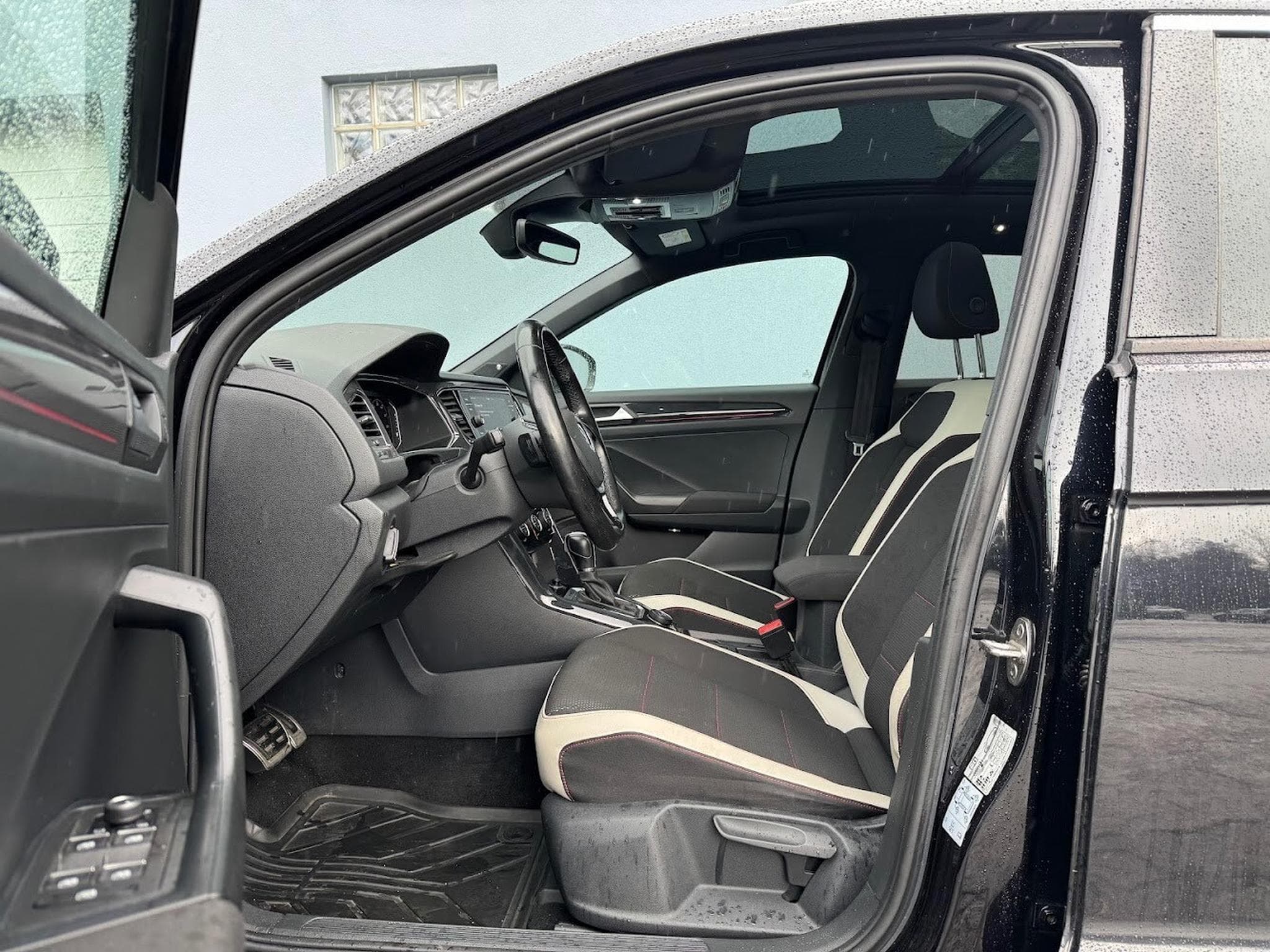 VW T-Roc 2.0 TDI 150 DSG 4 MOTION SPORT (2017) - Foto 9