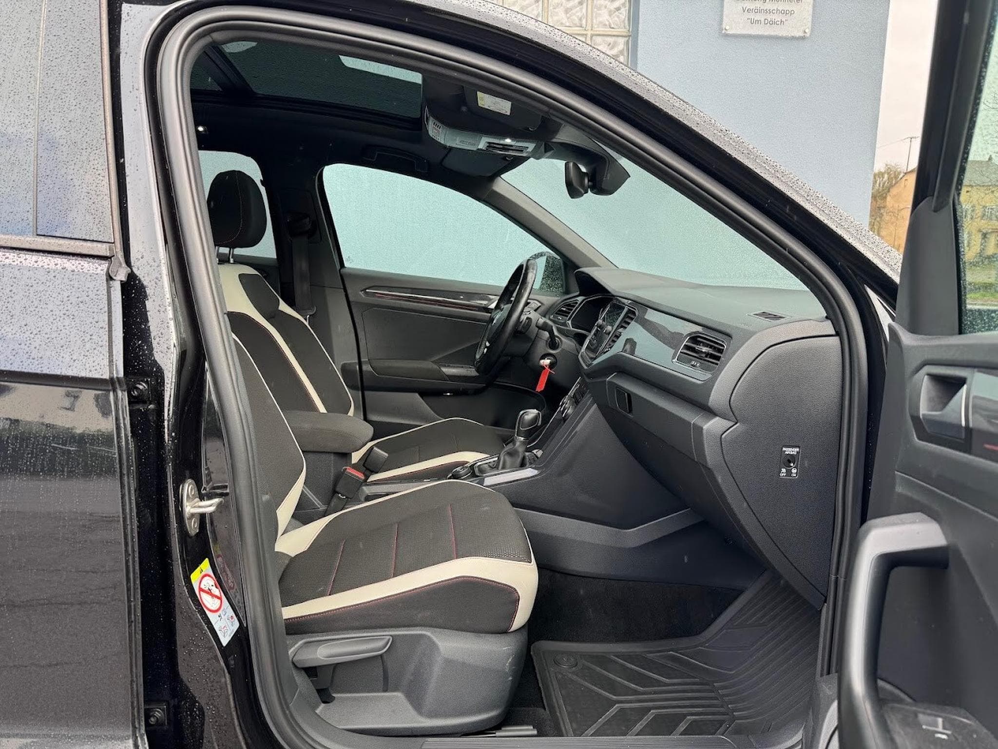 VW T-Roc 2.0 TDI 150 DSG 4 MOTION SPORT (2017) - Foto 12
