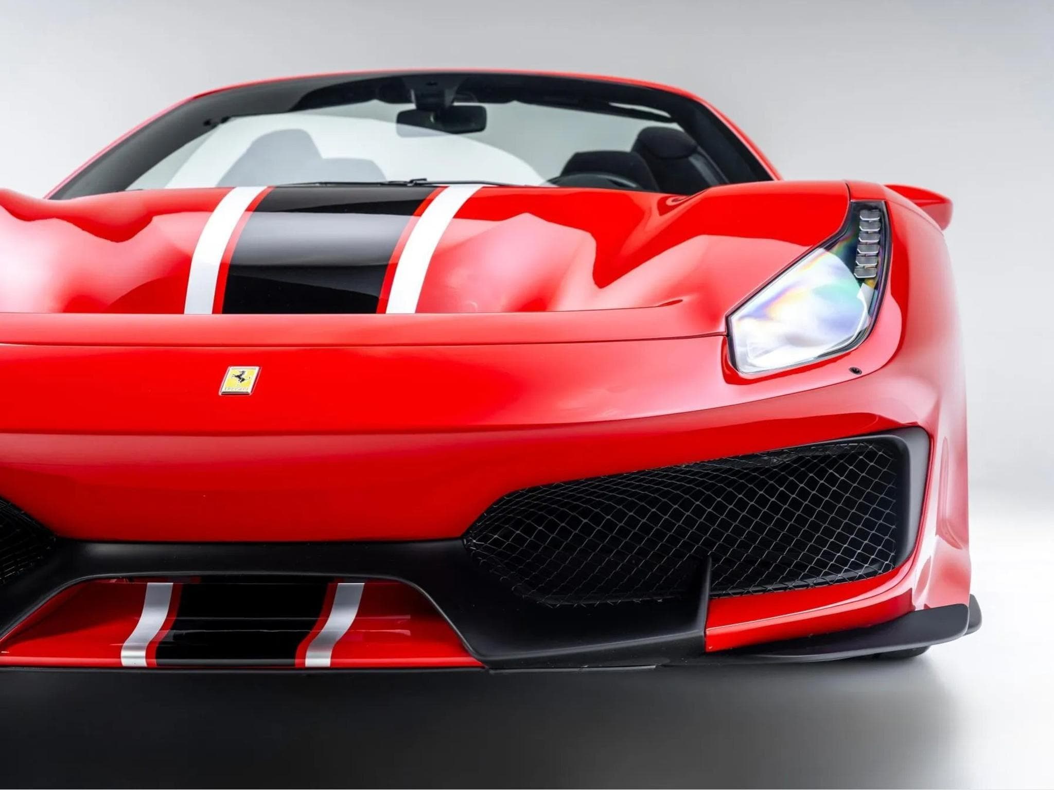 Ferrari 488 Pista (2020) - Photo 2