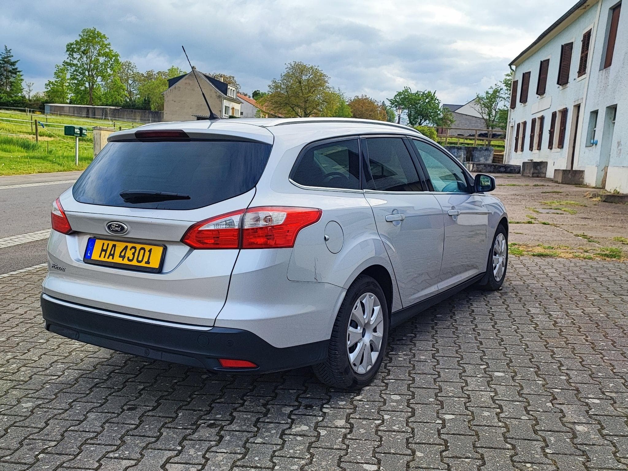Ford Focus Turnier (2011) - Photo 2