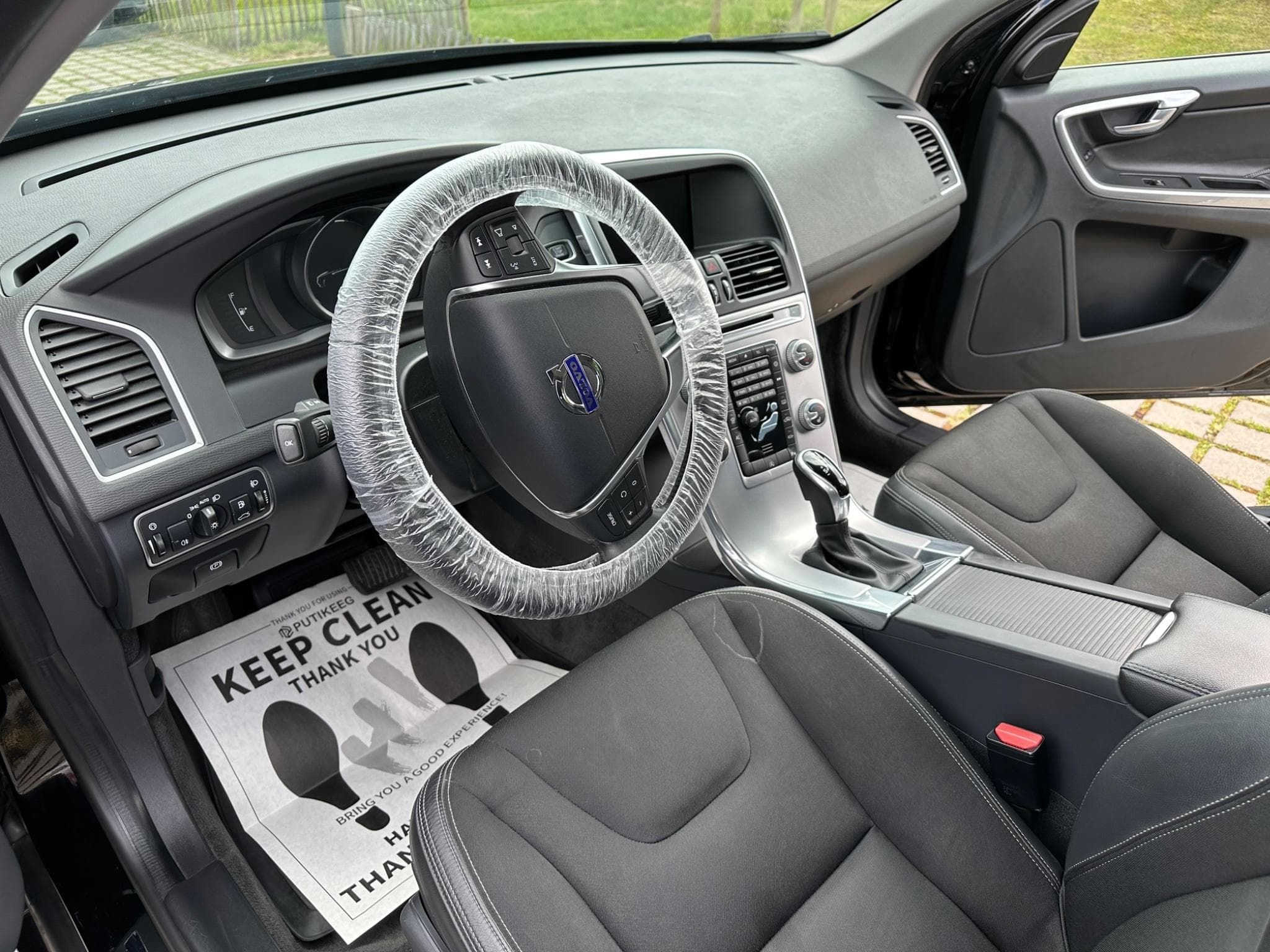 Volvo XC60 (2017) - Photo 3