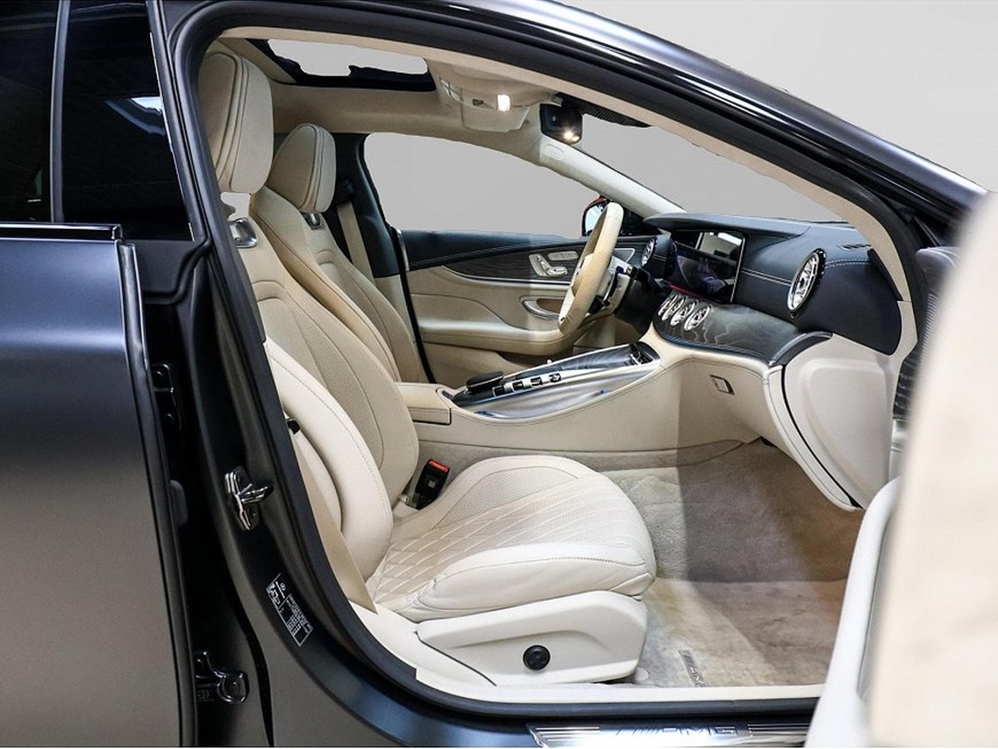 Mercedes EQ (2024) - Photo 2