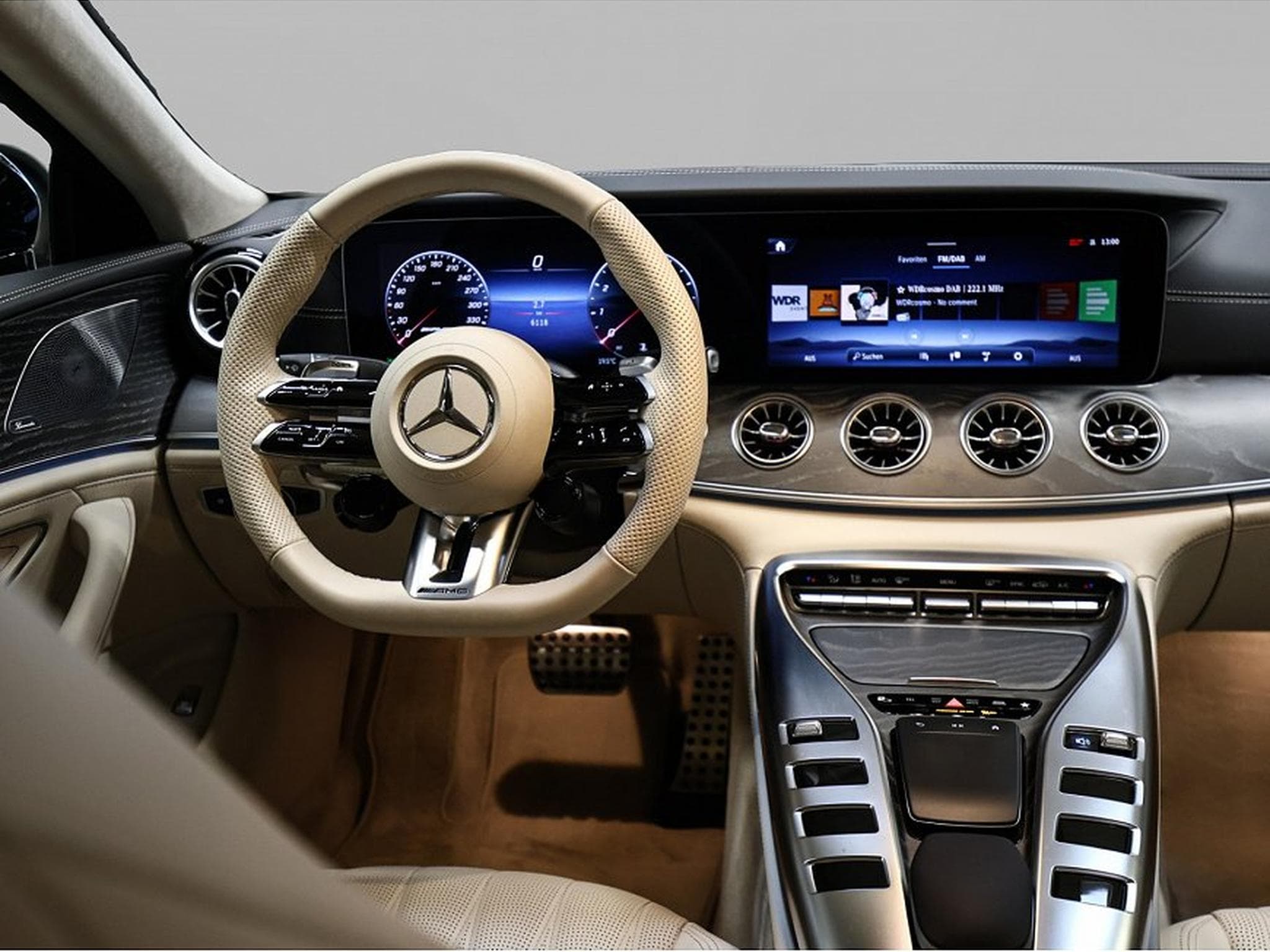 Mercedes EQ (2024) - Photo 6