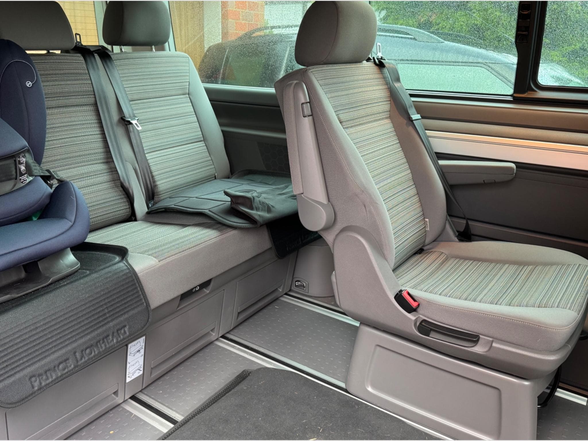 VW California T6.1 Beach Camper (2023) - Photo 4