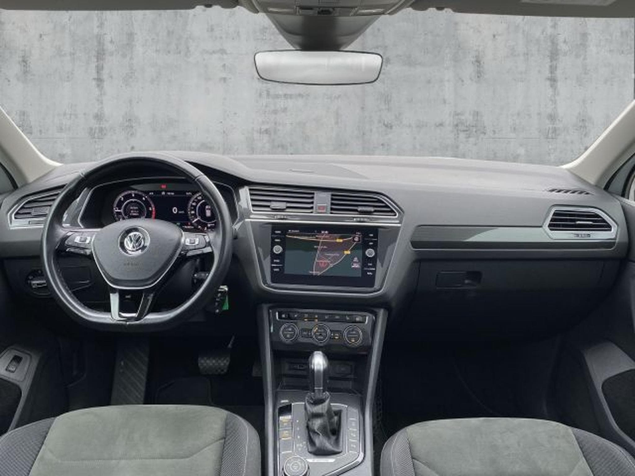 VW Tiguan Tiguan 2.0 TDI DSG Highl. R-Line 4M AHK PANO LED (2018) - Foto 14