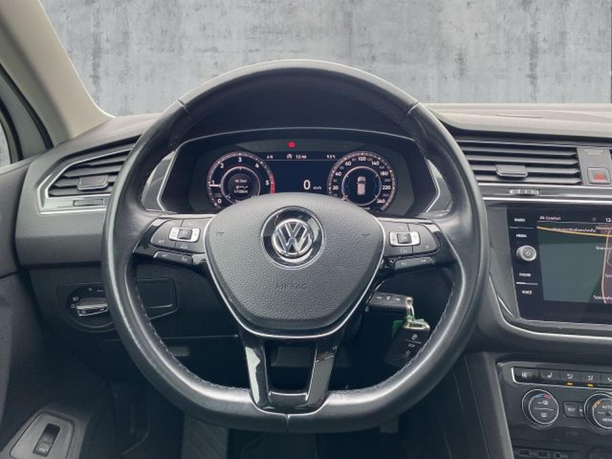 VW Tiguan Tiguan 2.0 TDI DSG Highl. R-Line 4M AHK PANO LED (2018) - Foto 15