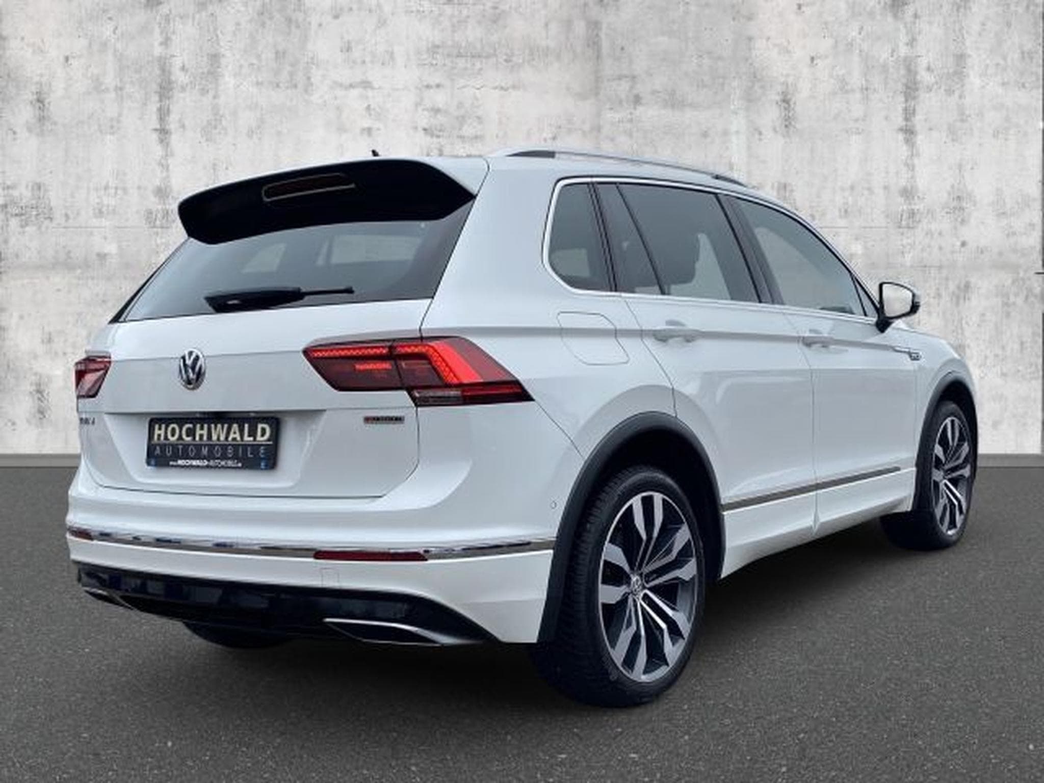VW Tiguan Tiguan 2.0 TDI DSG Highl. R-Line 4M AHK PANO LED (2018) - Foto 5