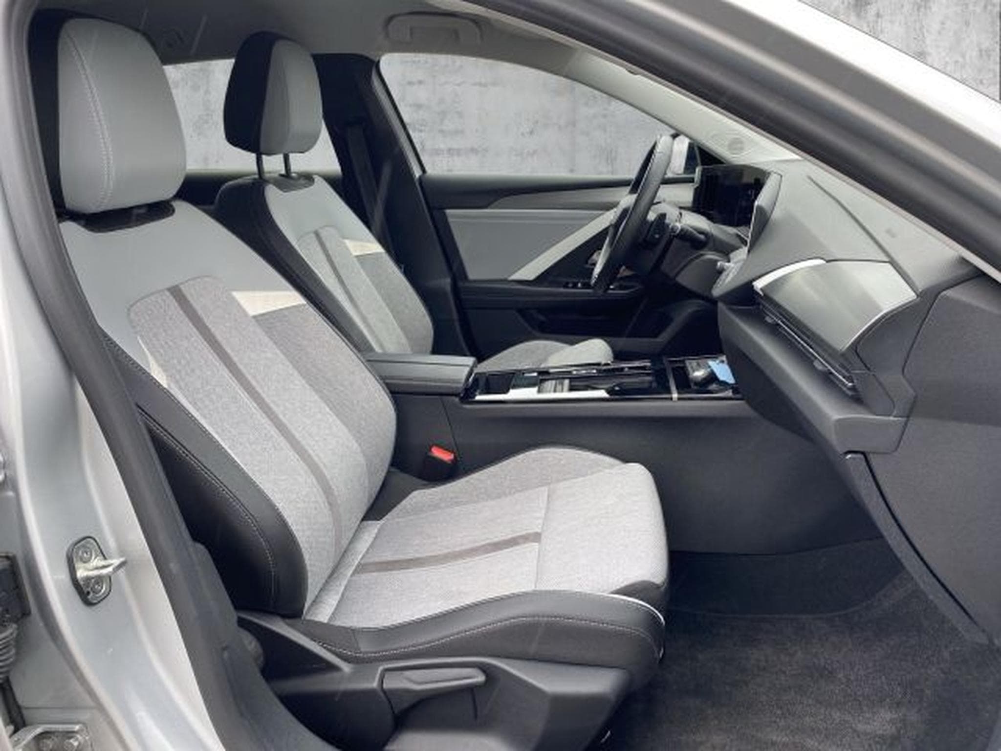 Opel Astra Astra L 1.5 D Elegance 8G-Autom. NAVI LED RFK (2024) - Photo 13