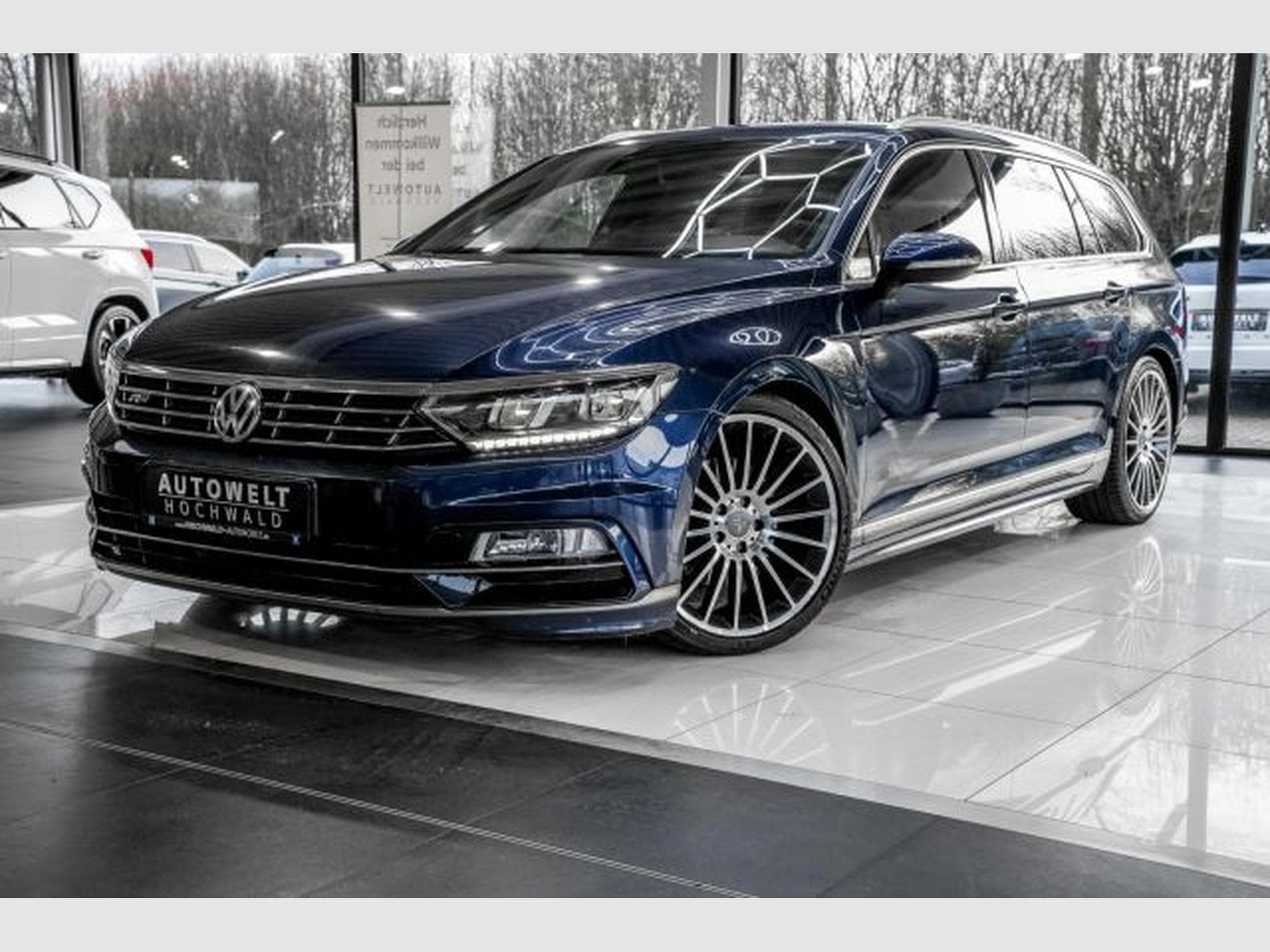 VW Passat Passat 2.0 TDI Highl. 2x R-Line NAVI AHK LED ACC (2016) - Photo 2