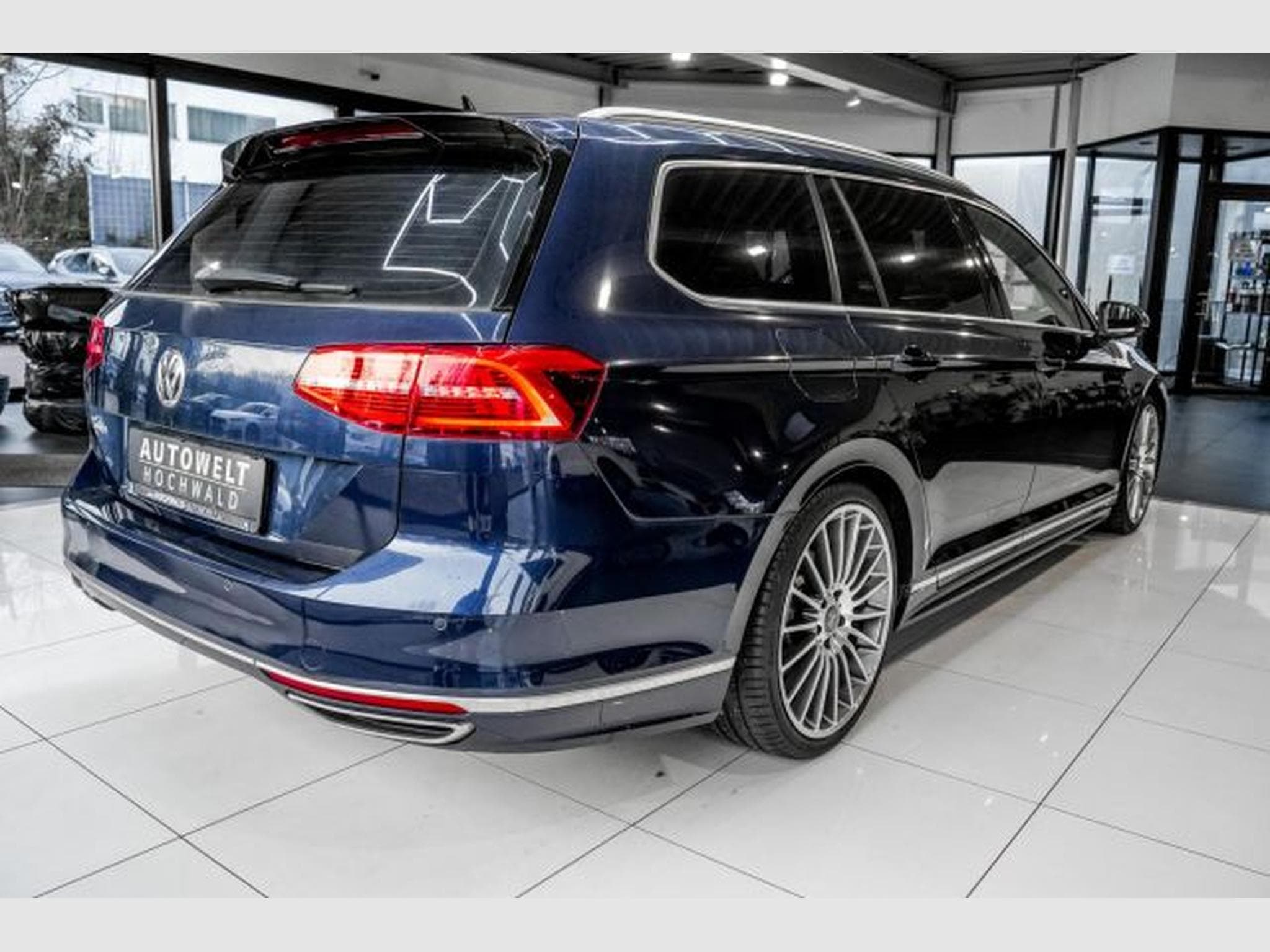 VW Passat Passat 2.0 TDI Highl. 2x R-Line NAVI AHK LED ACC (2016) - Photo 6