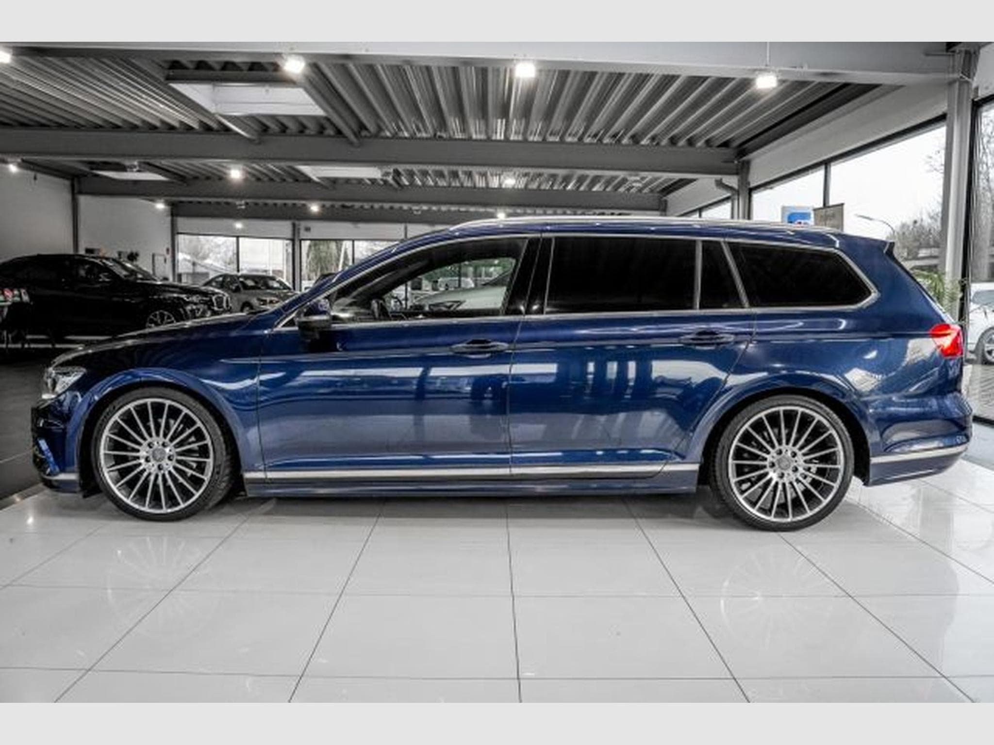 VW Passat Passat Variant 2.0 TDI Highl. 2x R-Line NAVI AHK (2016) - Foto 10