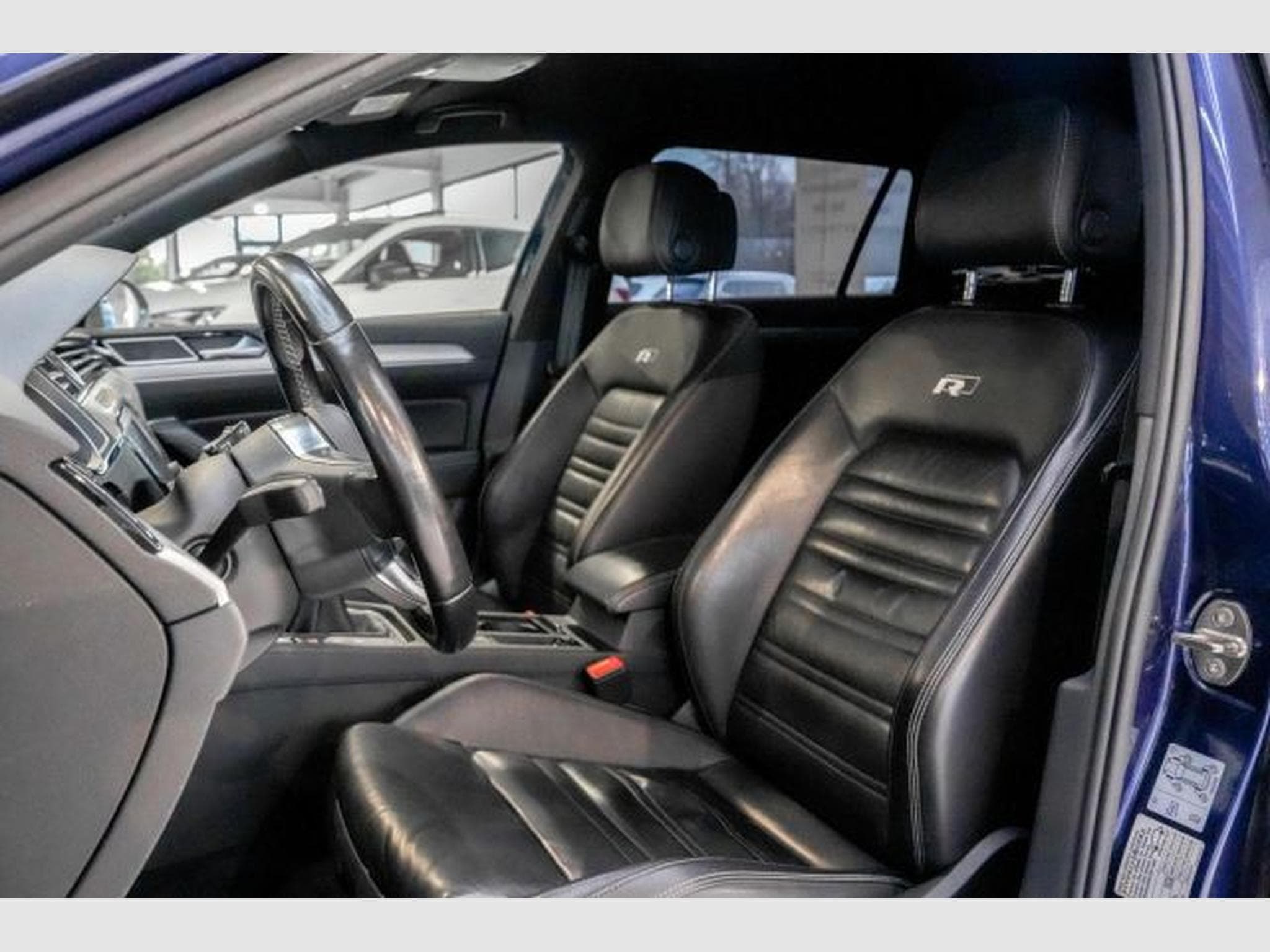 VW Passat Passat Variant 2.0 TDI Highl. 2x R-Line NAVI AHK (2016) - Foto 12