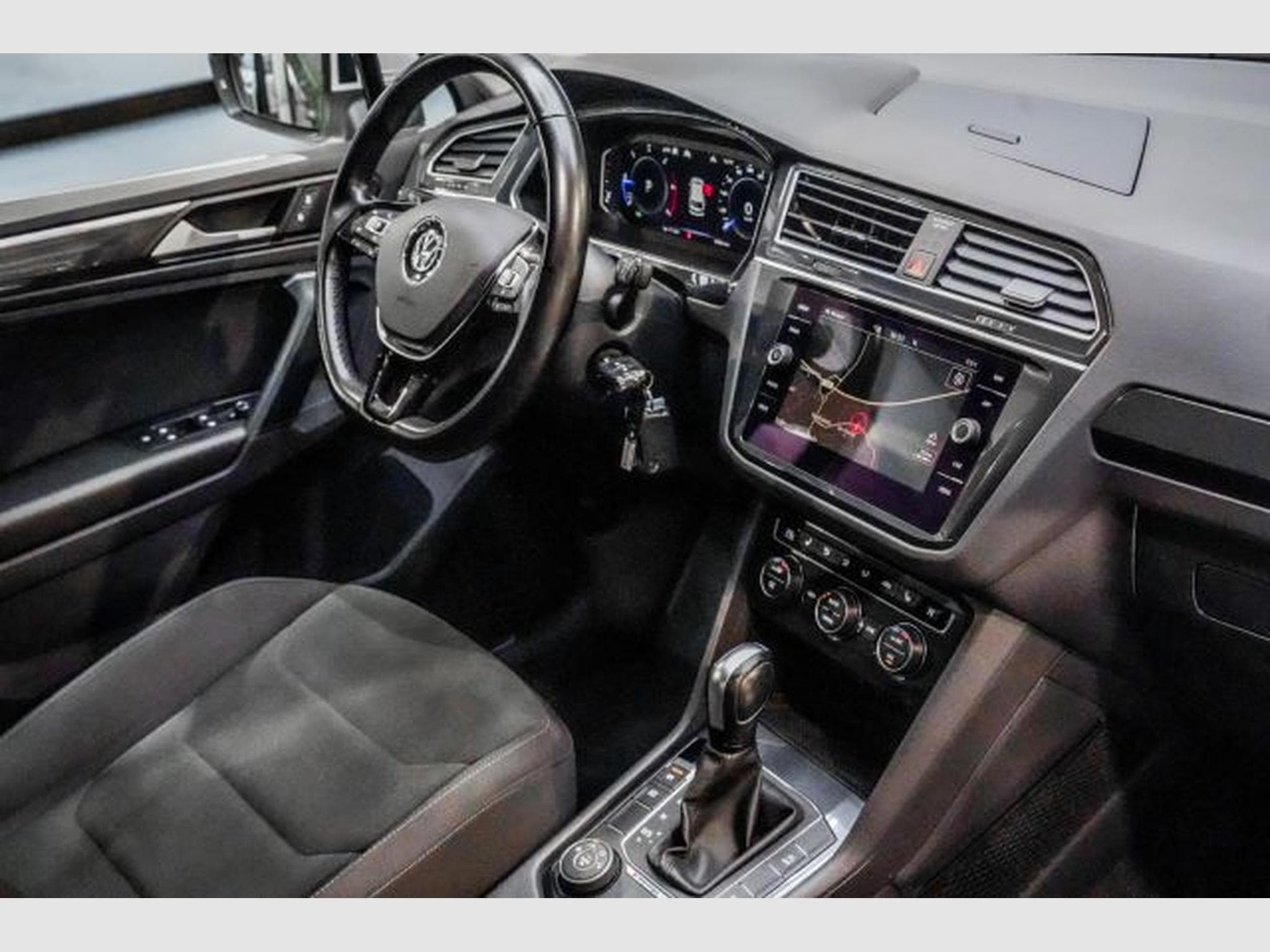 VW Tiguan Tiguan 2.0 TDI DSG Highl. R-Line 4M NAVI LED AHK (2020) - Foto 11