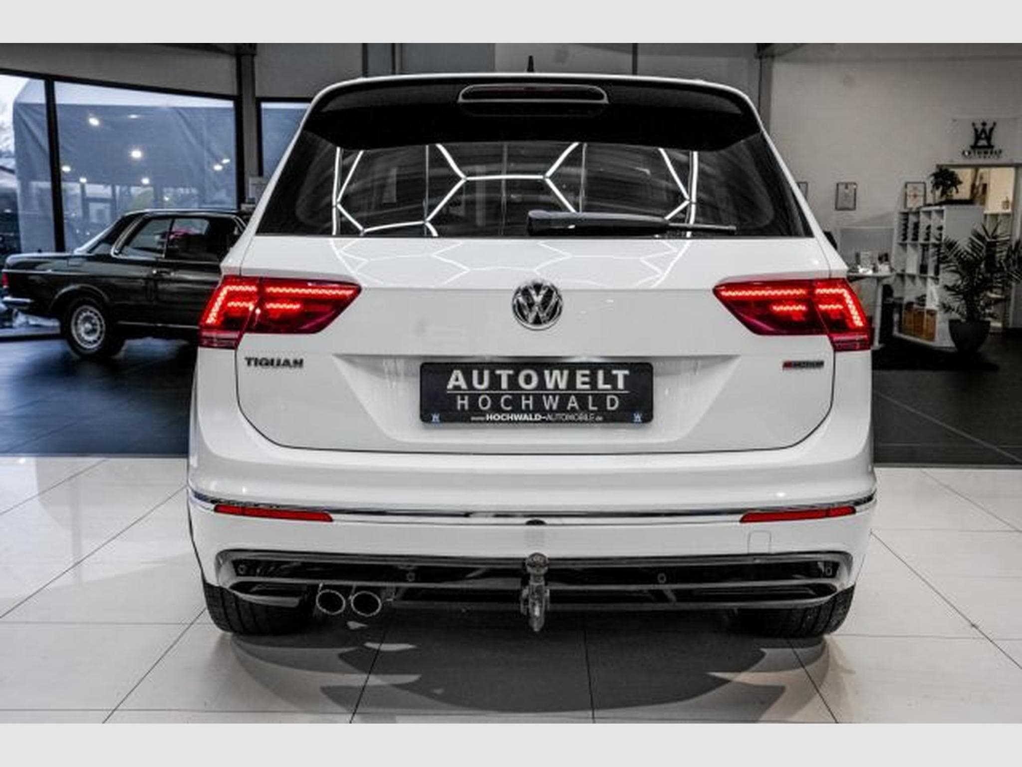 VW Tiguan Tiguan 2.0 TDI DSG Highl. R-Line 4M NAVI LED AHK (2020) - Foto 7
