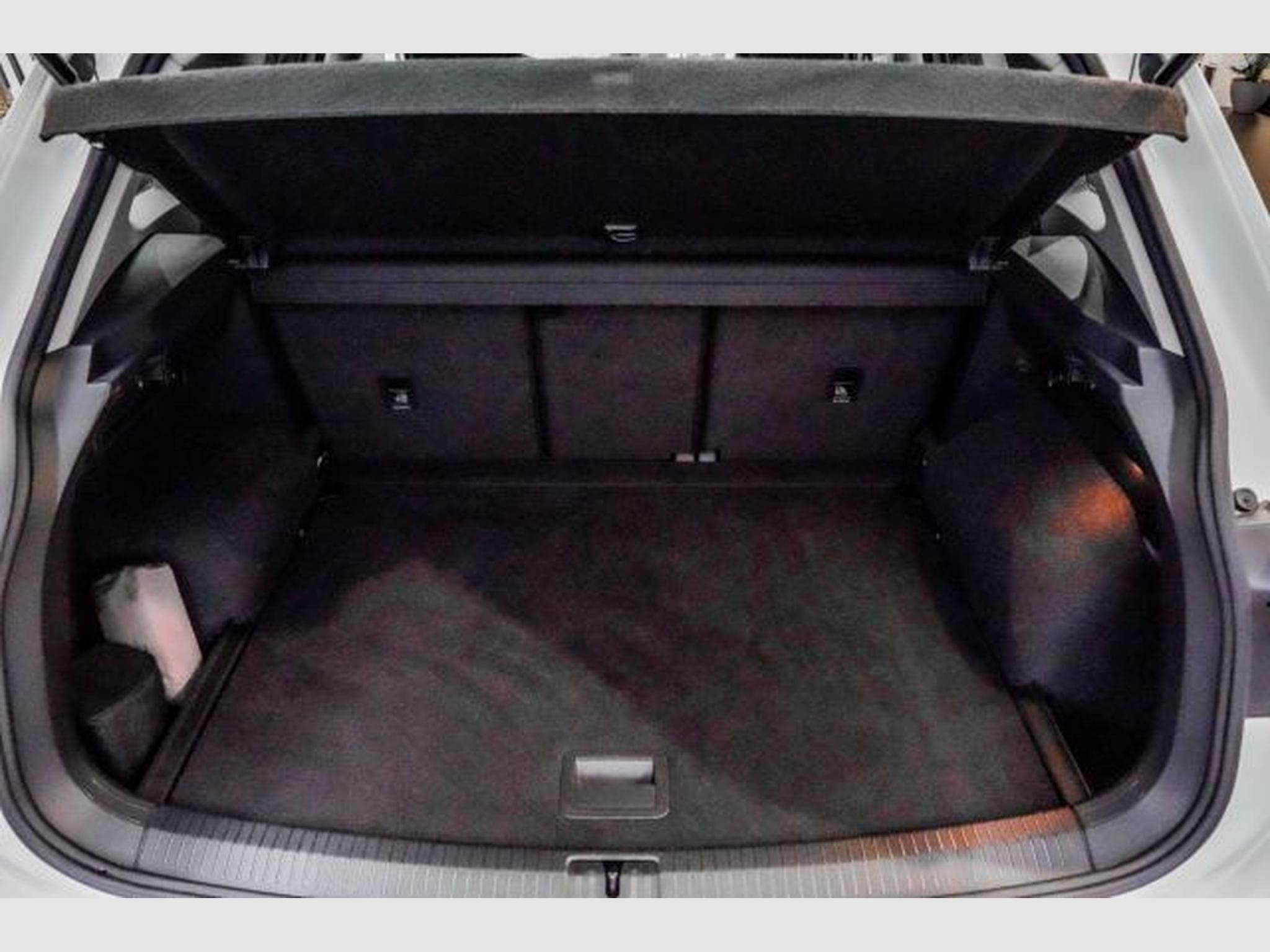 VW Tiguan Tiguan 2.0 TDI DSG Highl. R-Line 4M NAVI LED AHK (2020) - Foto 9