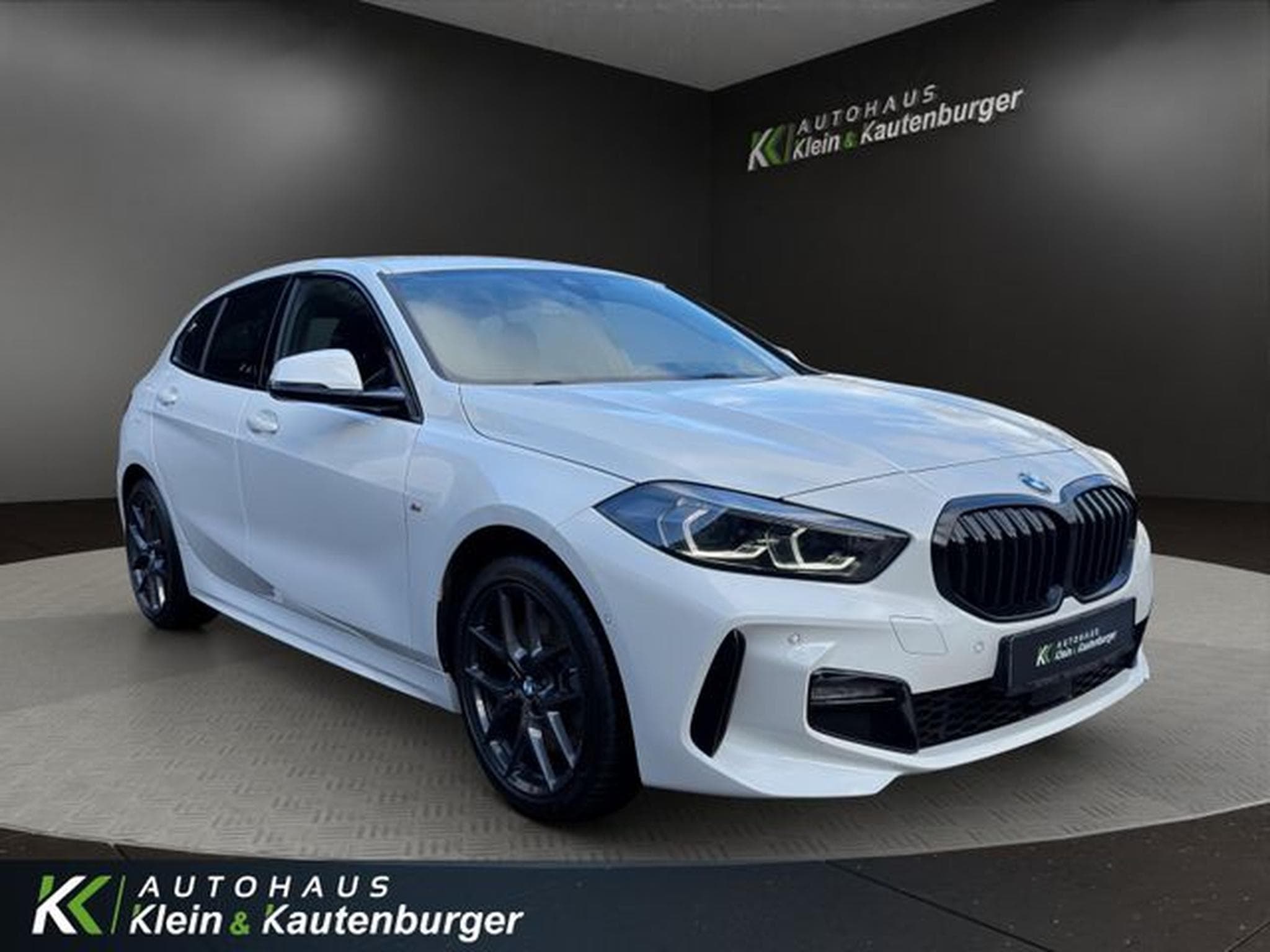 BMW 120 120 i M Sport +SPORTSITZE+SHADOW+HARMAN-KARDON (2024) - Foto 3