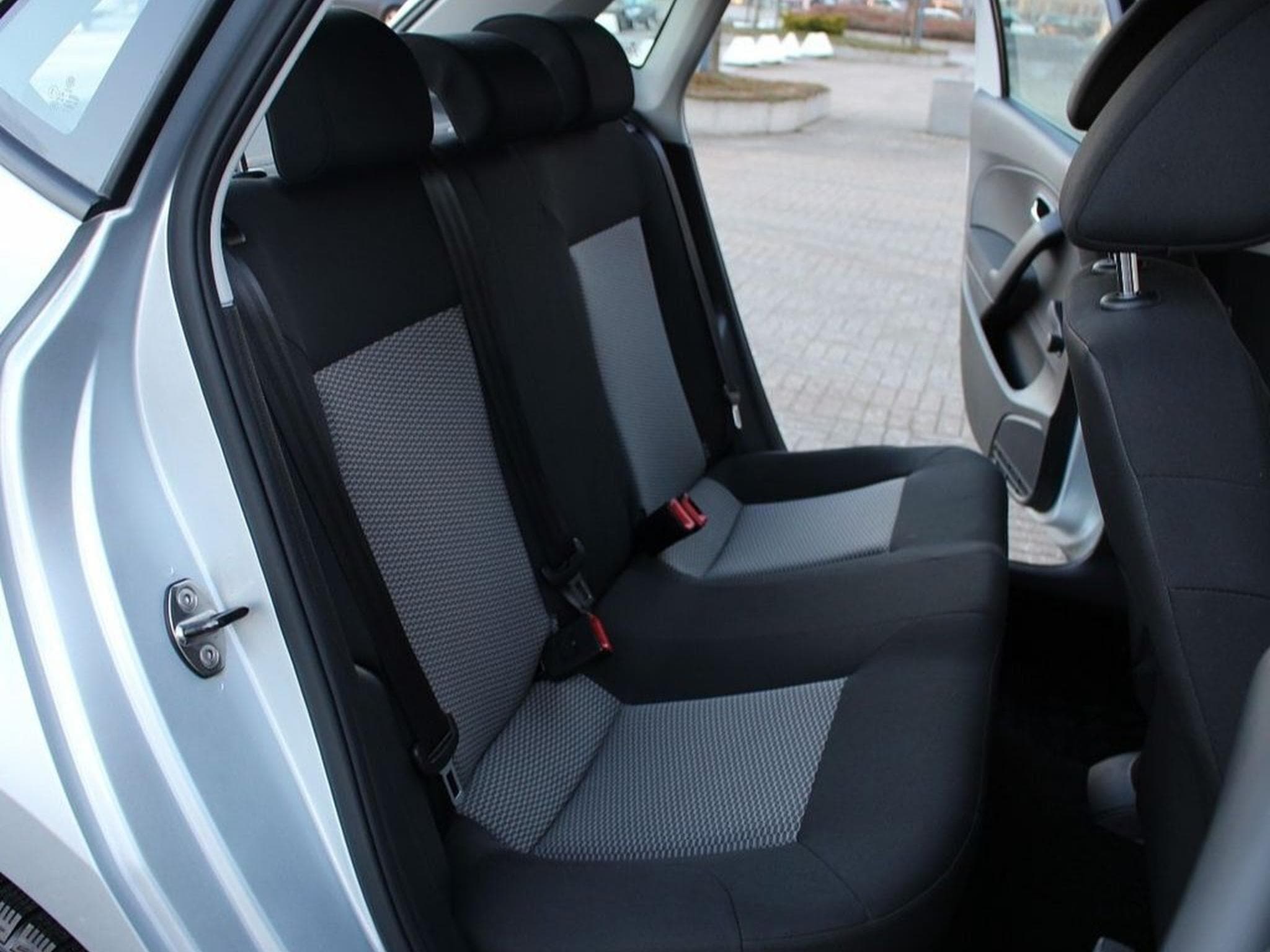 VW Polo 1.4 TDI Trendline BlueMotion 5 portes (2012) - Photo 2