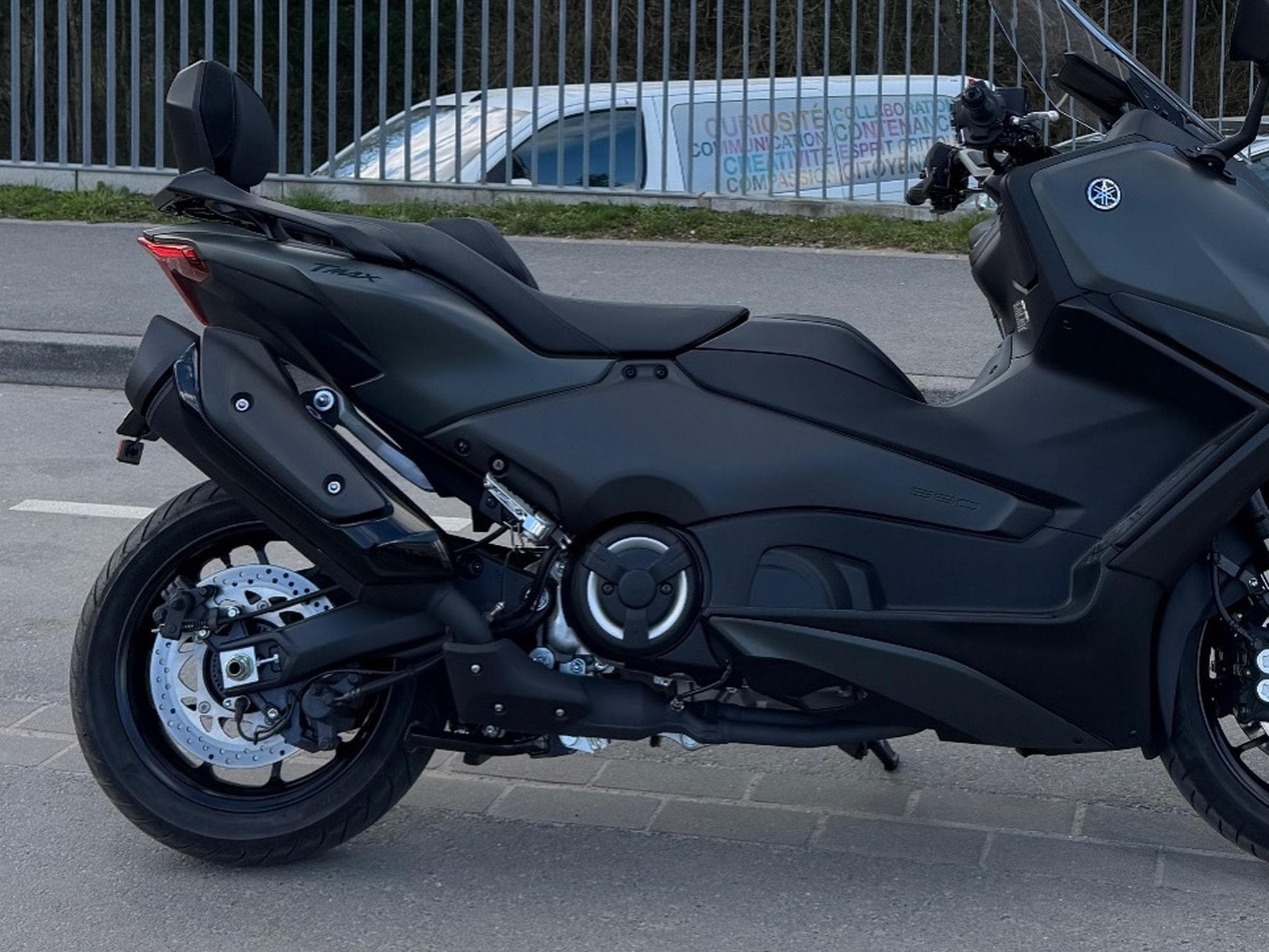Yamaha T-Max 560 Tech Kamo (2025) - Photo 2