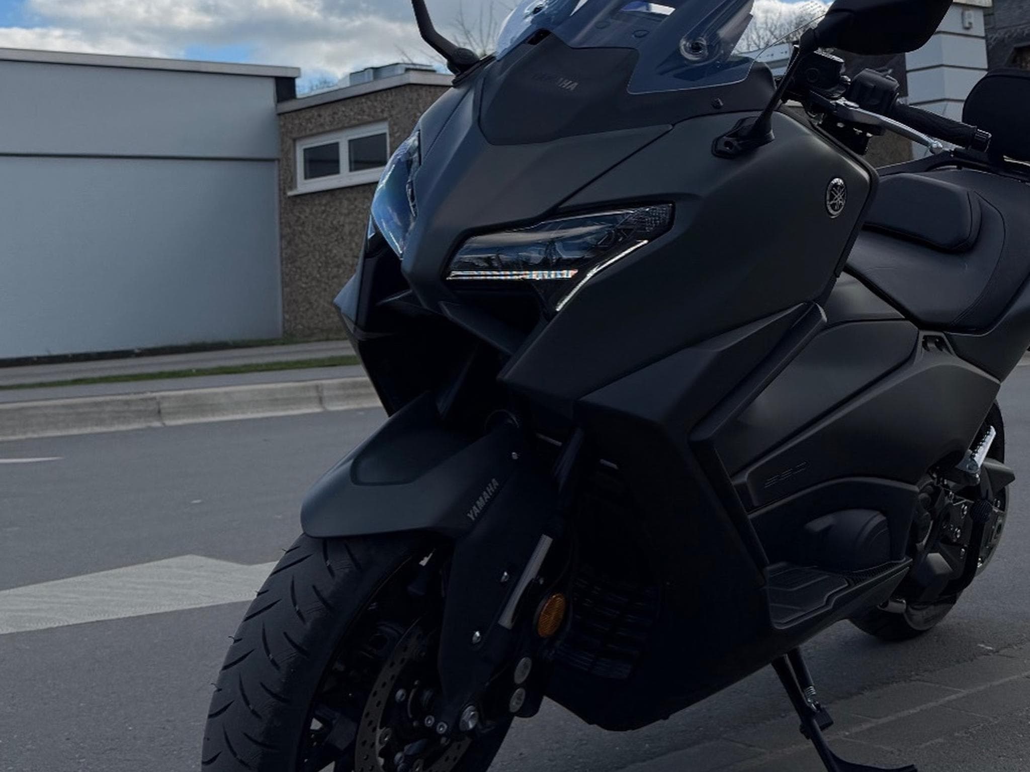 Yamaha T-Max 560 Tech Kamo (2025) - Photo 3