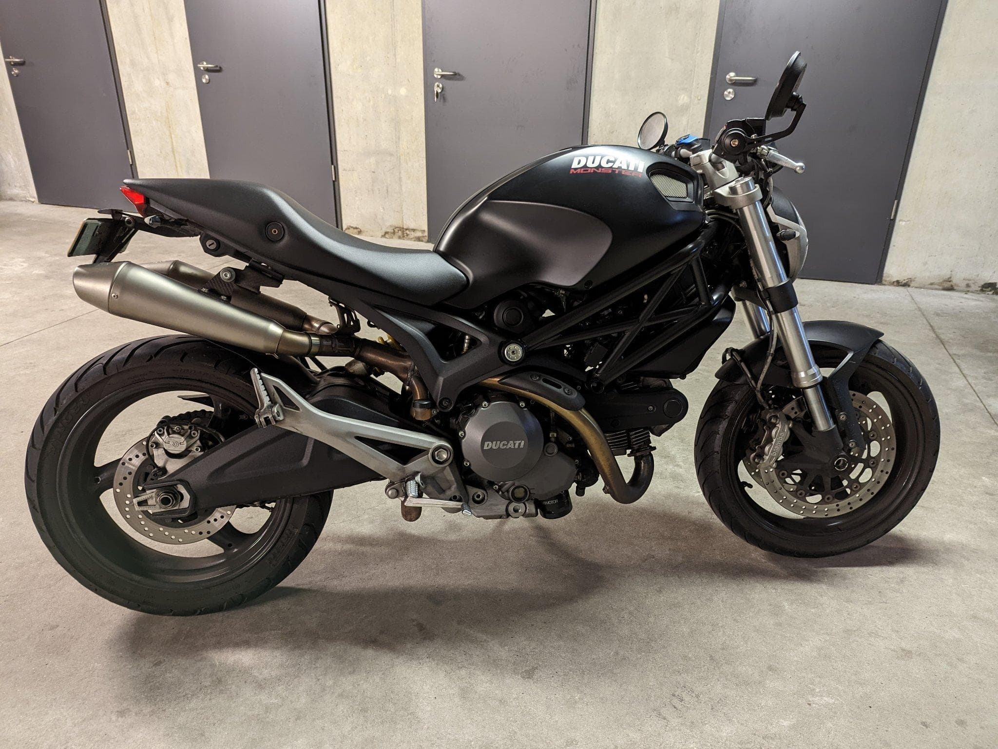 Ducati Monster 696 (2012) - Photo 1