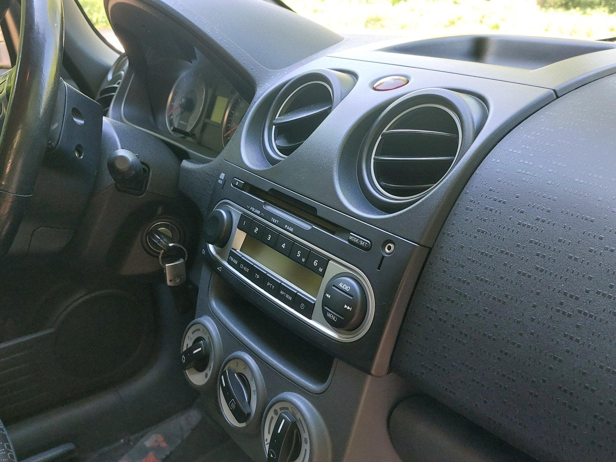 Mitsubishi Colt (2011) - Photo 7