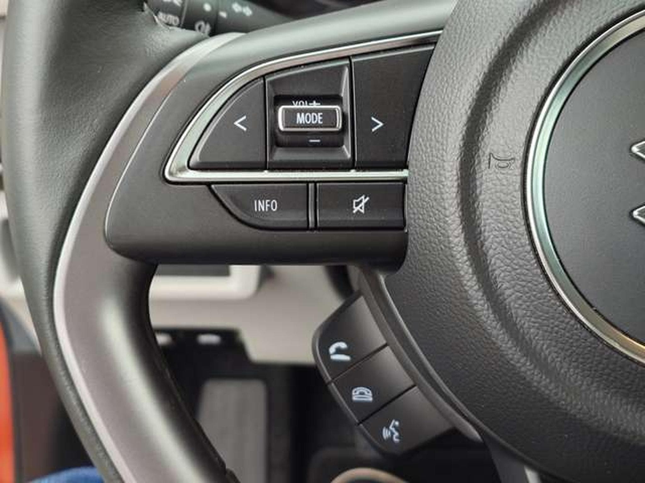 Suzuki Swift Swift 1.2i SHVS Grand Luxe 12V (2025) - Foto 15