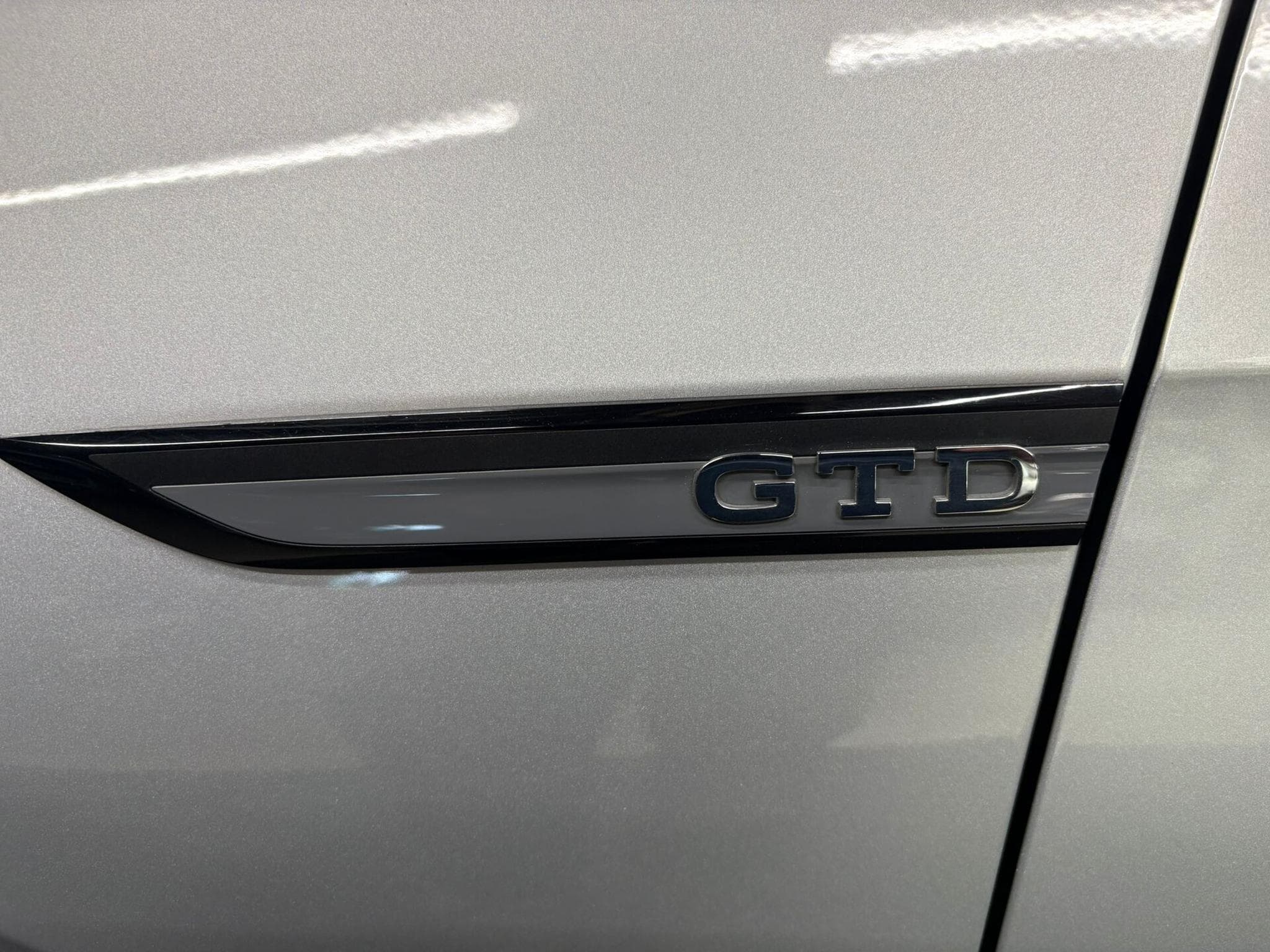 VW Golf GTD 2.0 TDI 200CV CAMERA/NAVI/CARPLAY (2022) - Foto 7