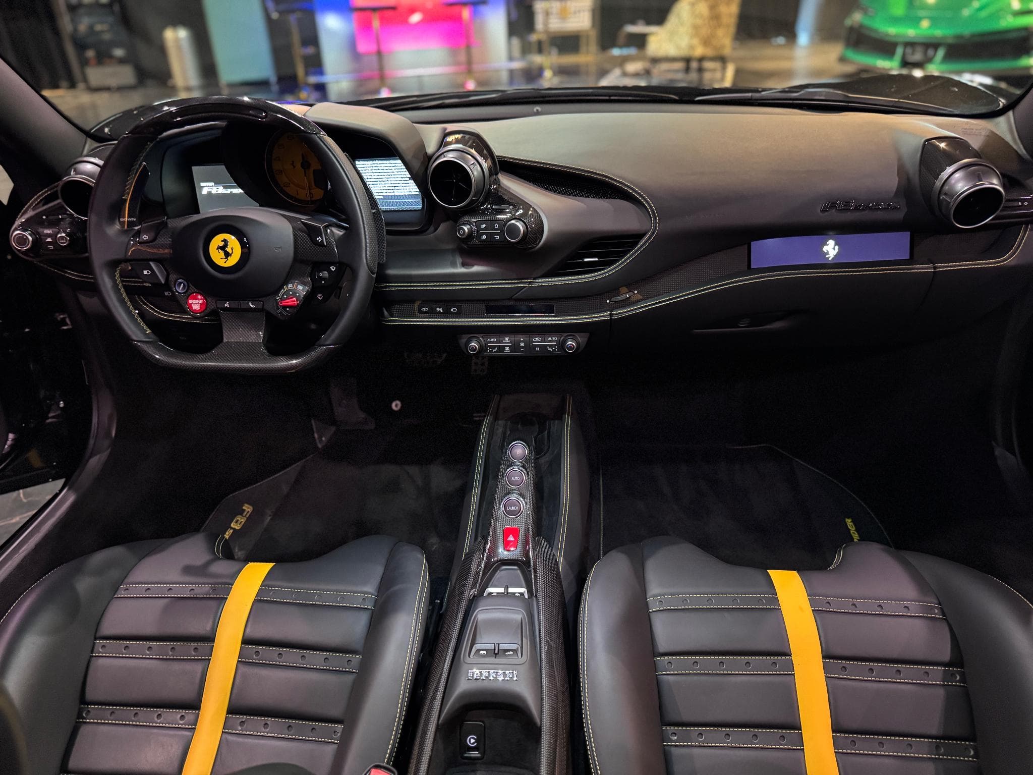 Ferrari F8 Spider Novitec (2023) - Photo 5