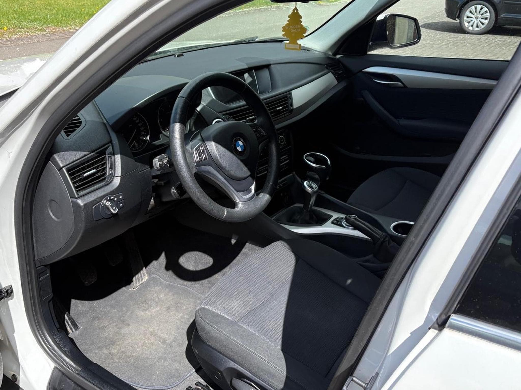 BMW X1 xDrive18d (2014) - Photo 11