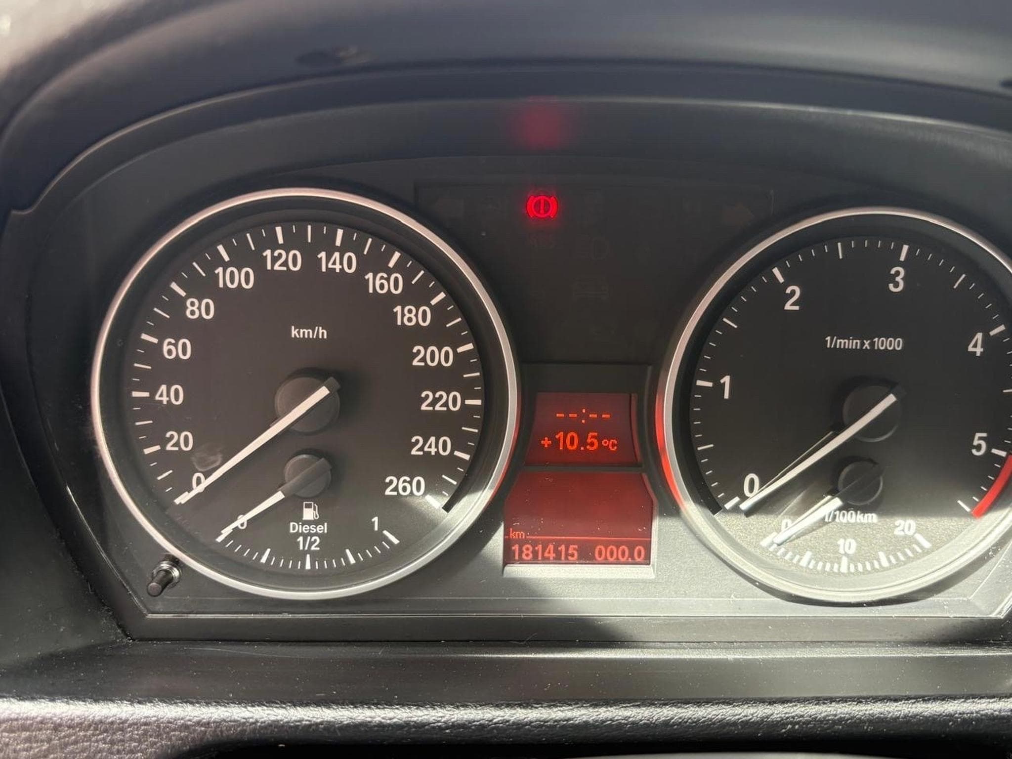 BMW X1 xDrive18d (2014) - Photo 13