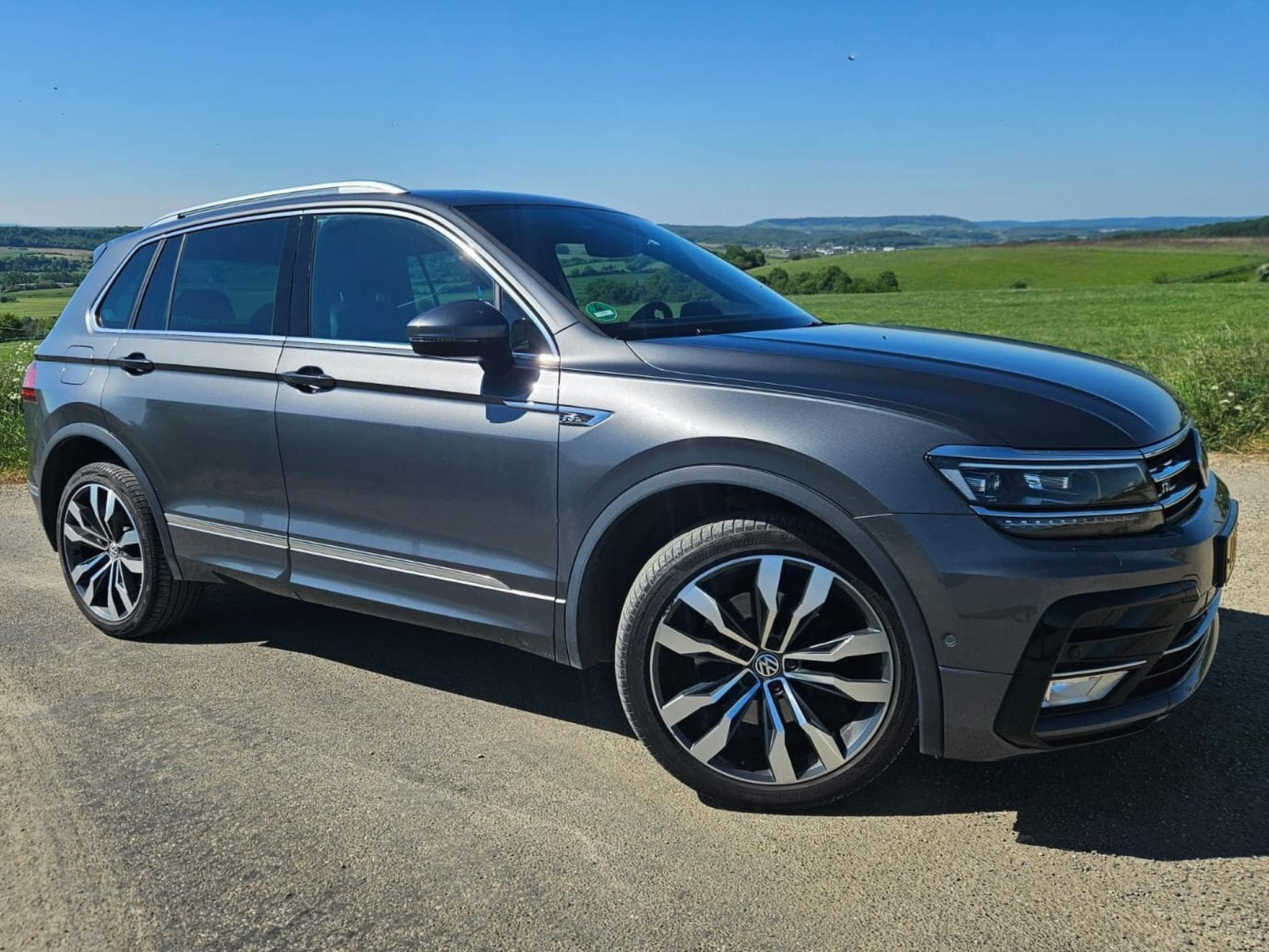VW Tiguan R-line 2.0 TDI 4Motion (240PS) (2017) - Photo 7