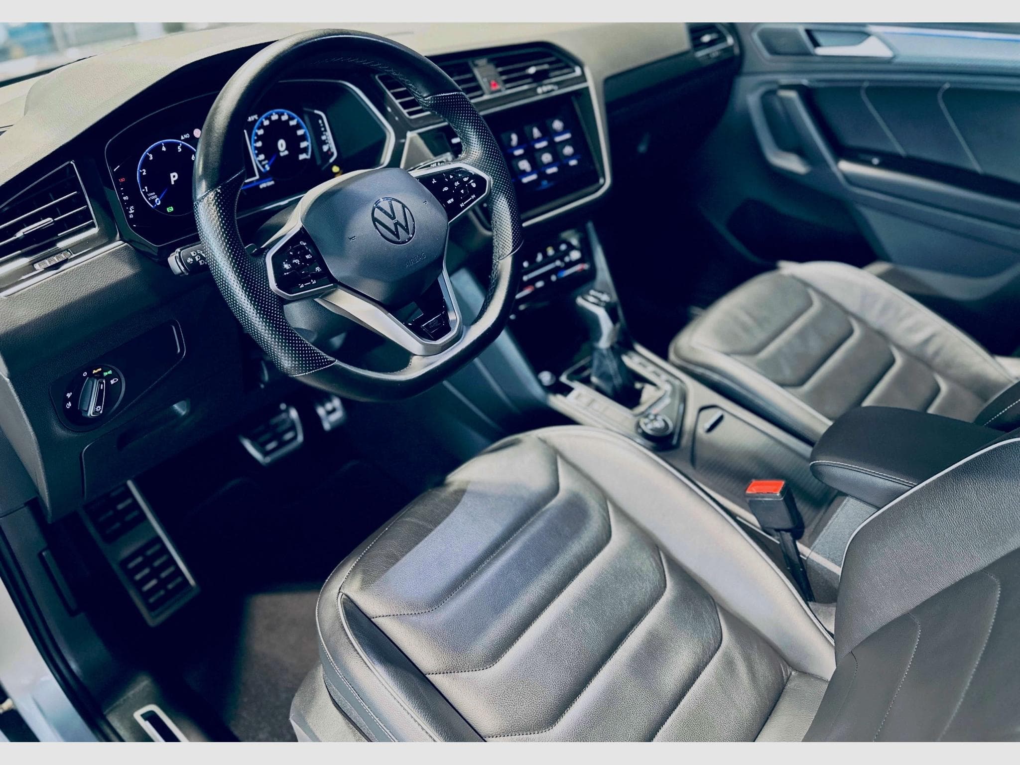 VW Tiguan TIGUAN R-LINE TSI 4MOTION DSG (2021) - Photo 7