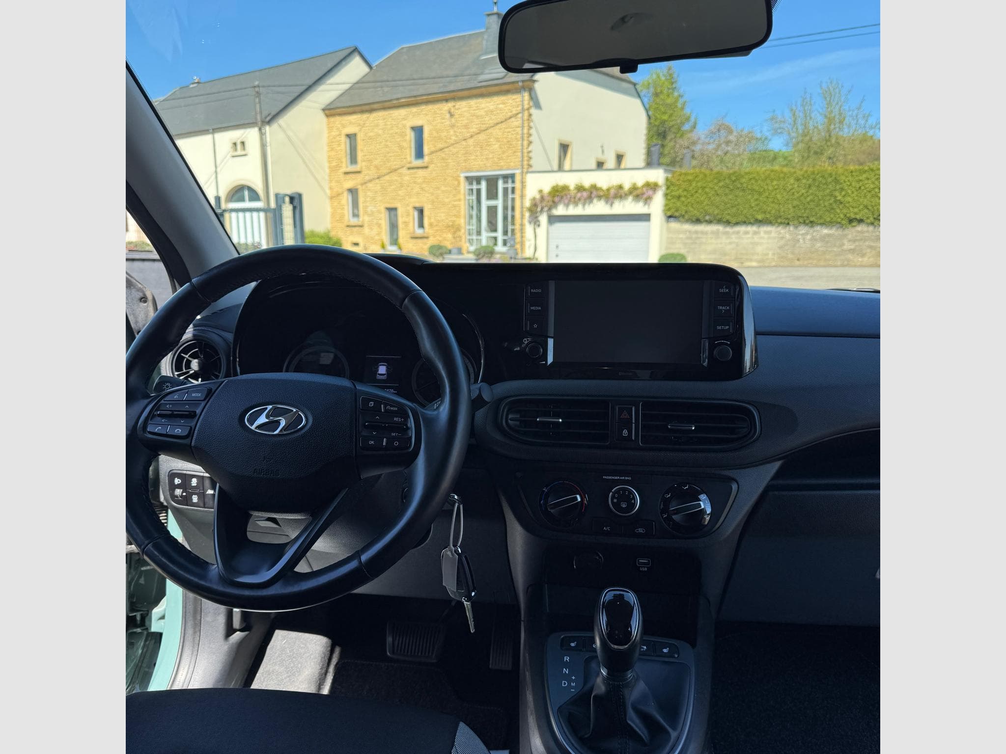 Hyundai i10 1,0TWIST TECHNO PACK (2021) - Foto 9