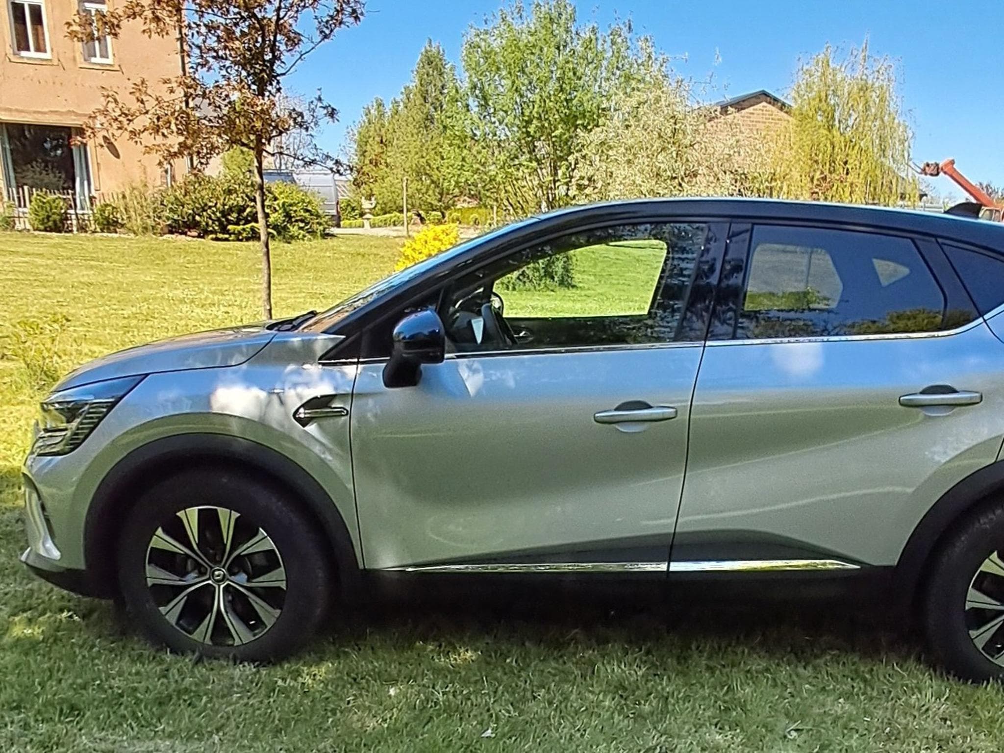 Renault Captur 1.6 E-TECH PLUG-IN HYBRID (2023) - Foto 3