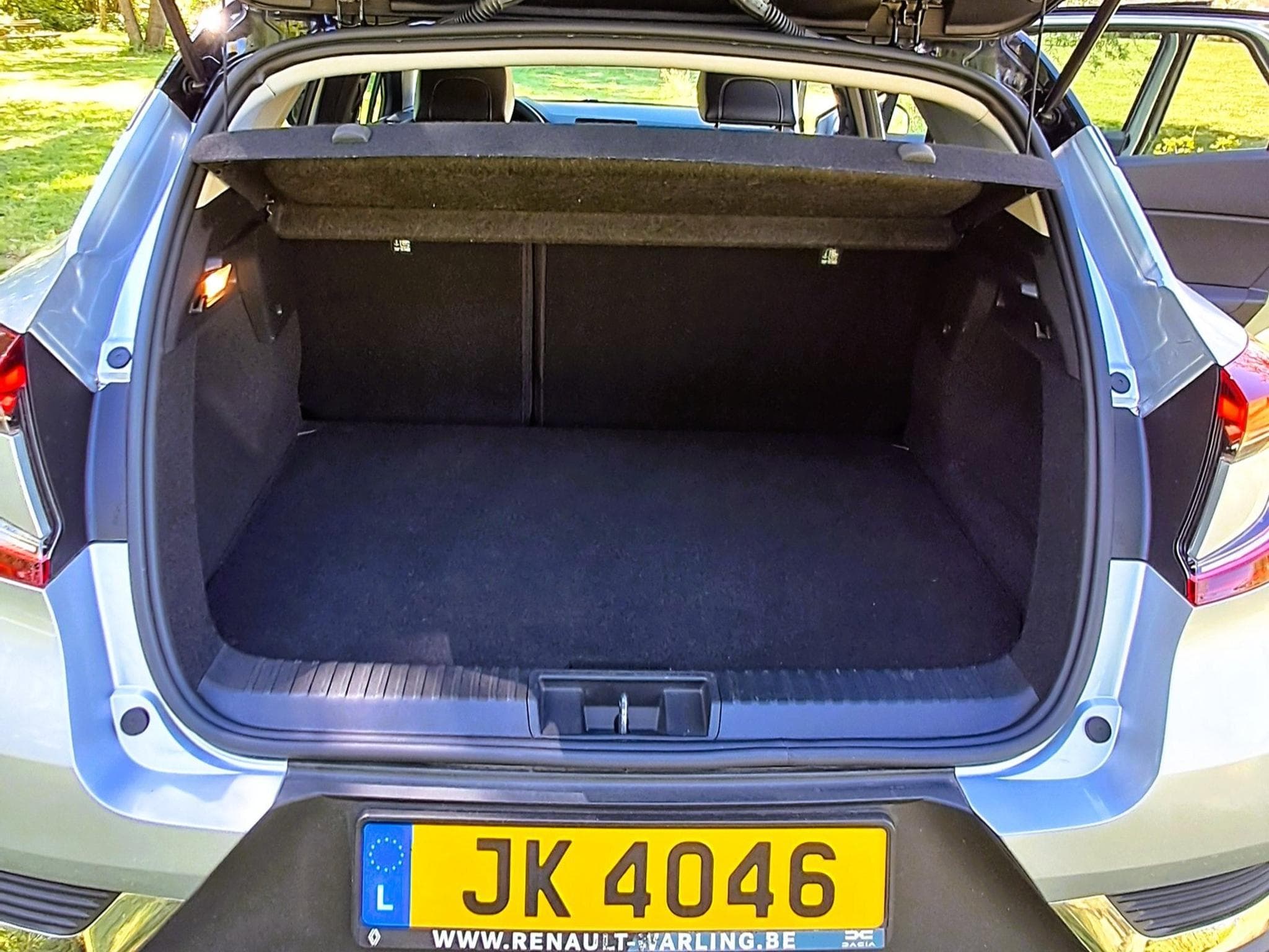 Renault Captur 1.6 E-TECH PLUG-IN HYBRID (2023) - Foto 11