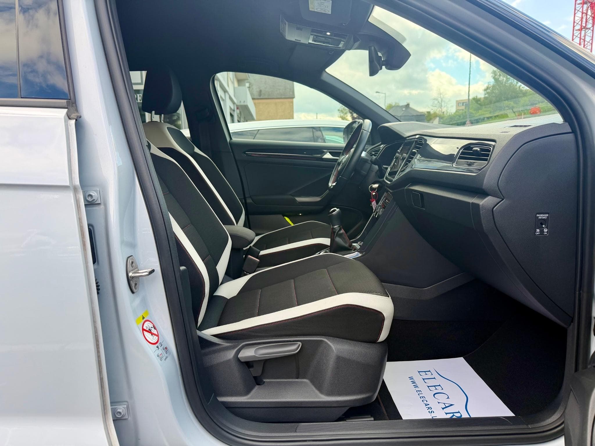 VW T-Roc 1.5 TSI 150 Sport (2019) - Photo 9