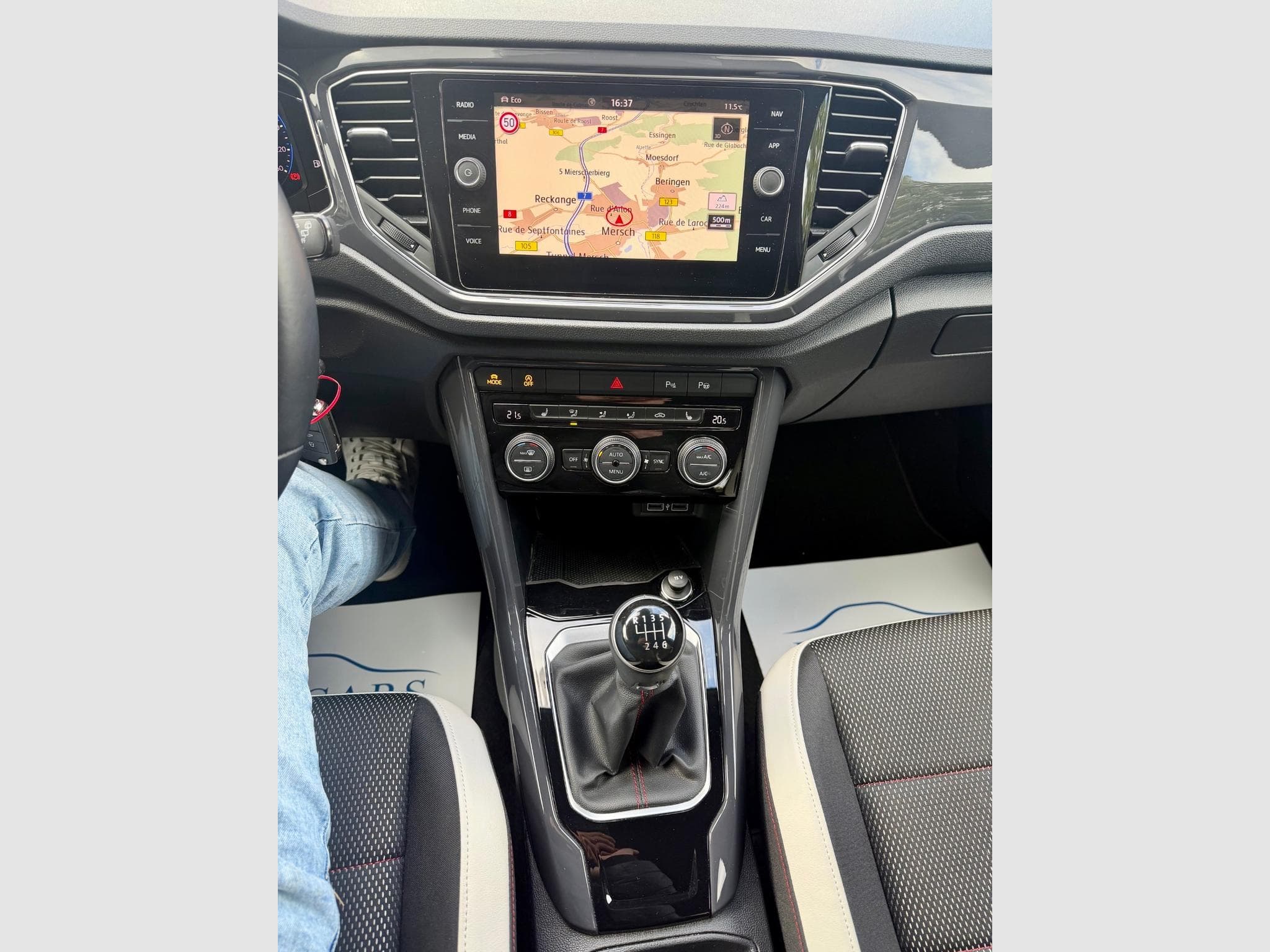 VW T-Roc 1.5 TSI 150 Sport (2019) - Photo 12