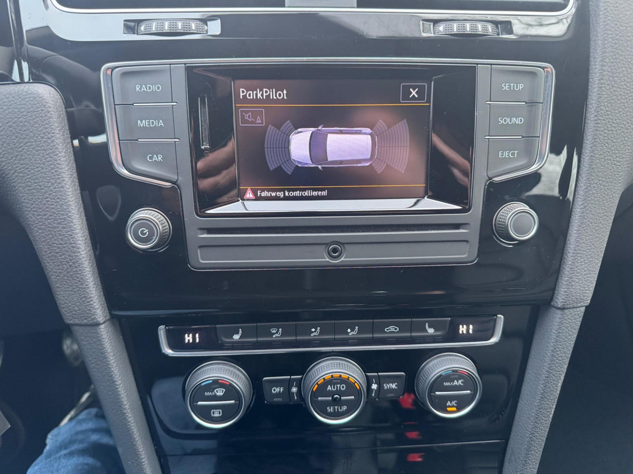 VW Golf VOLKSWAGEN GOLF HIGHLINE BMW LEDER BII XENON PDC SHZ (2014) - Foto 11