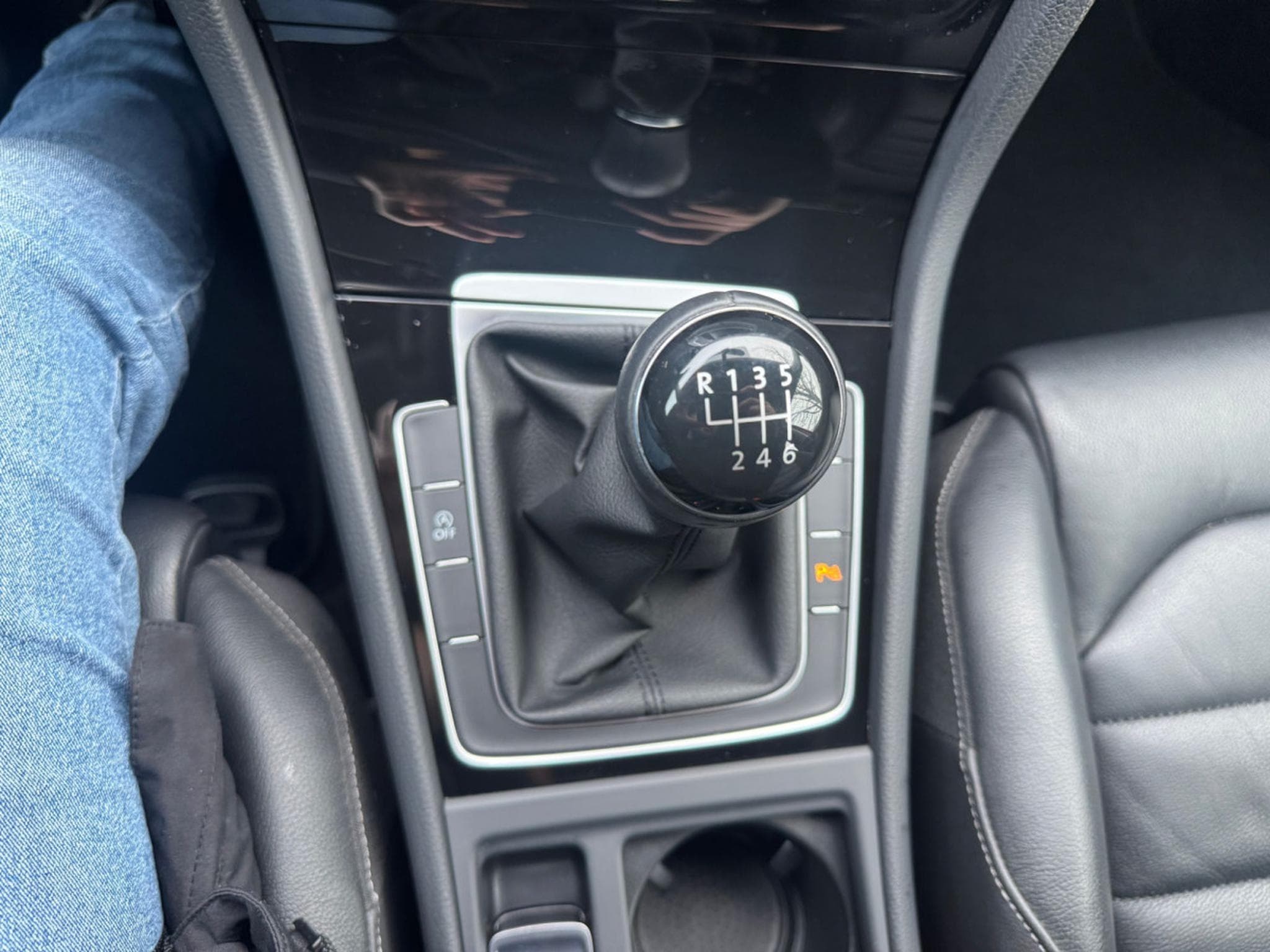 VW Golf VOLKSWAGEN GOLF HIGHLINE BMW LEDER BII XENON PDC SHZ (2014) - Foto 16