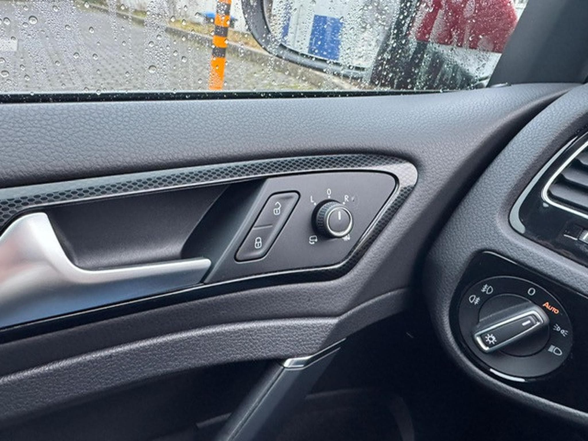 VW Golf VOLKSWAGEN GOLF HIGHLINE BMW LEDER BII XENON PDC SHZ (2014) - Foto 17