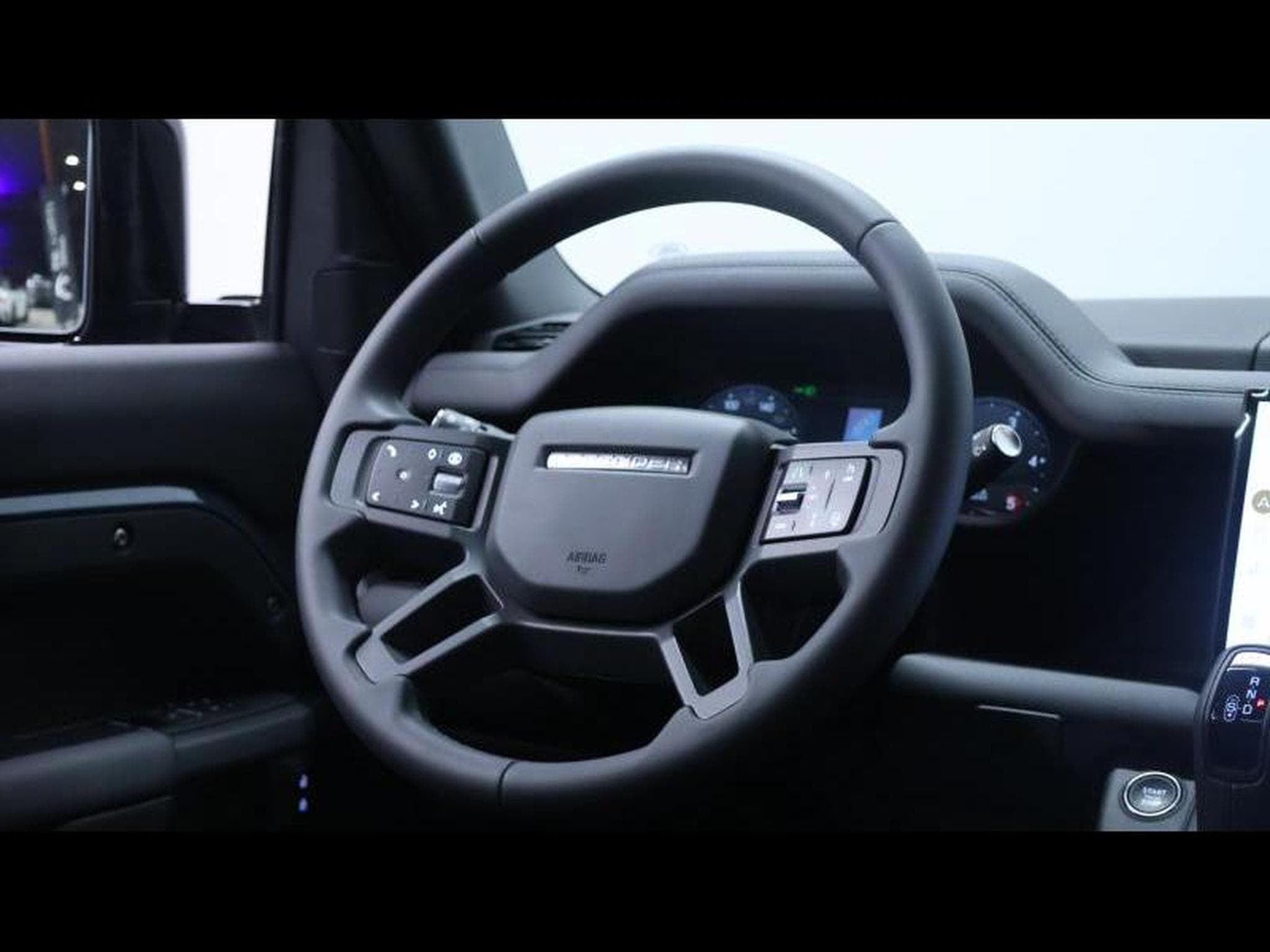 Land-Rover Defender 90 D200 X-Dynamic SE AWD Auto (2026) - Photo 14