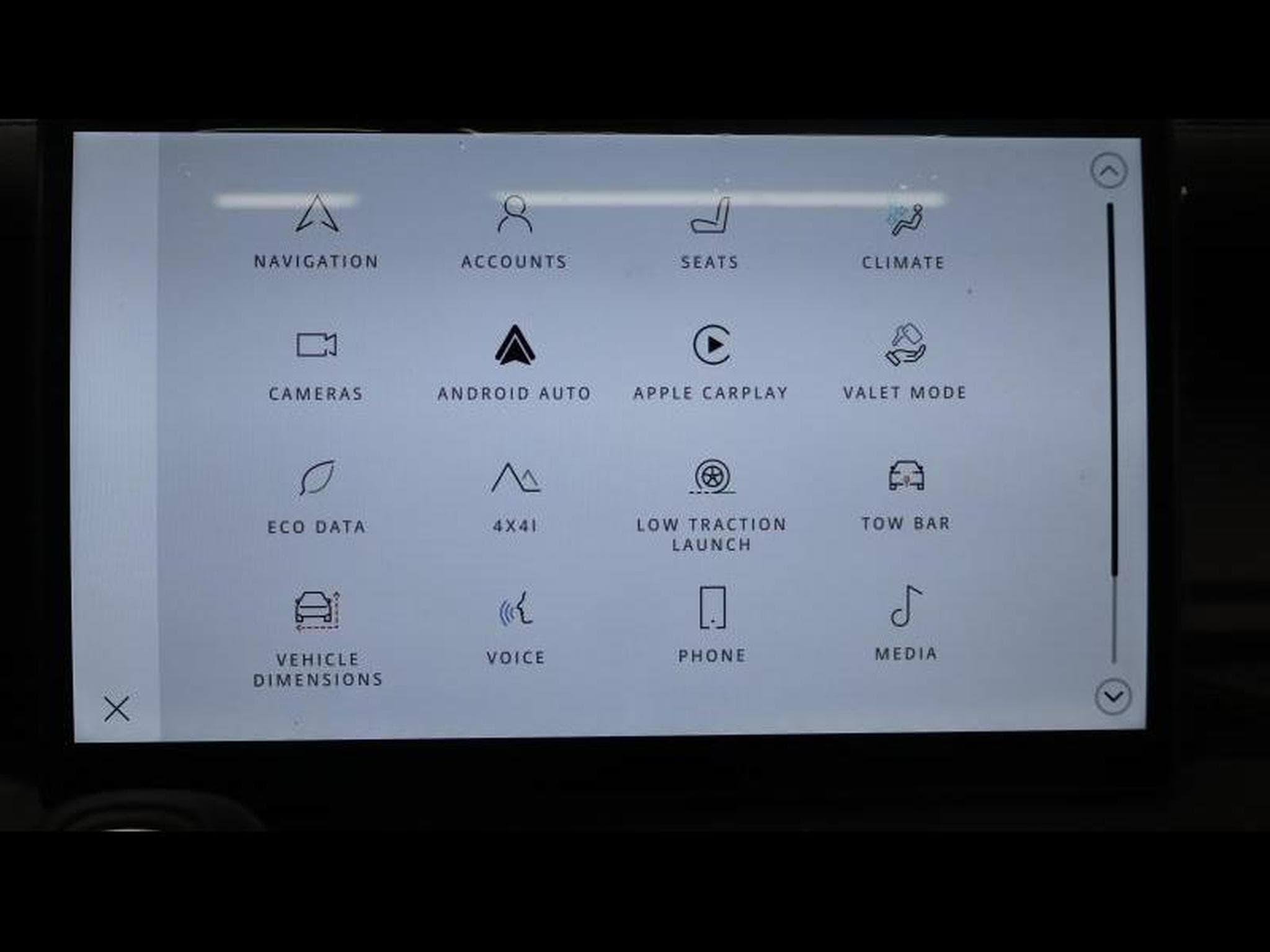 Land-Rover Defender 90 D200 X-Dynamic SE AWD Auto (2026) - Photo 19