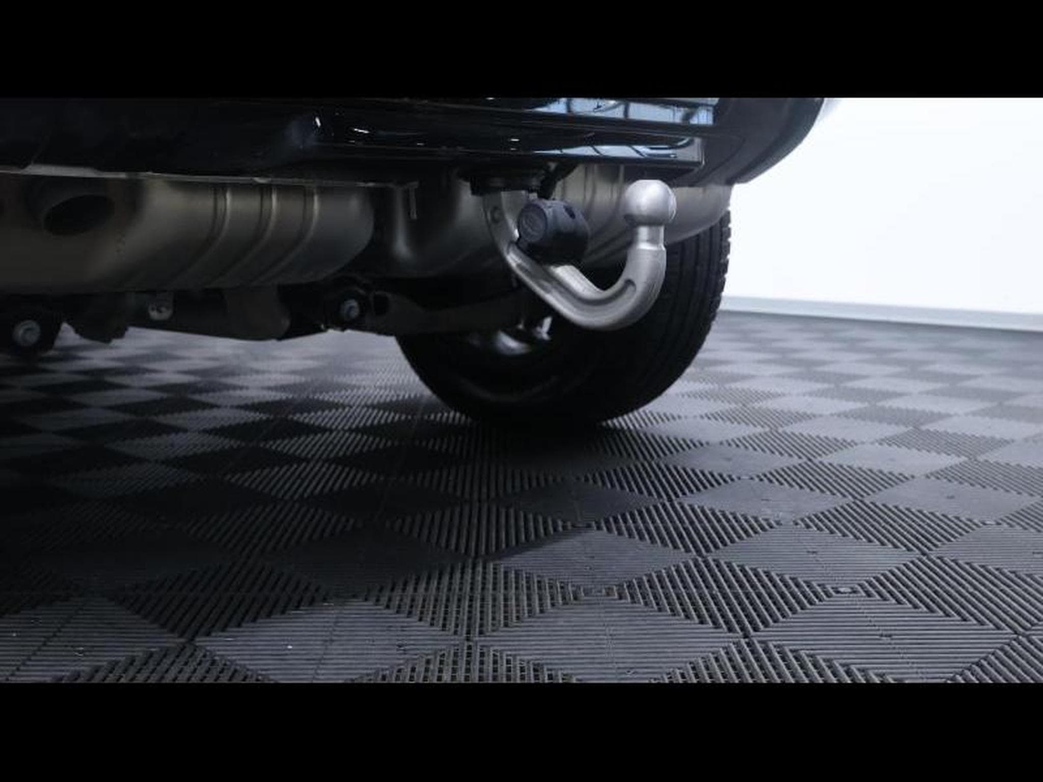 Land-Rover Defender 90 D200 X-Dynamic SE AWD Auto (2026) - Photo 30