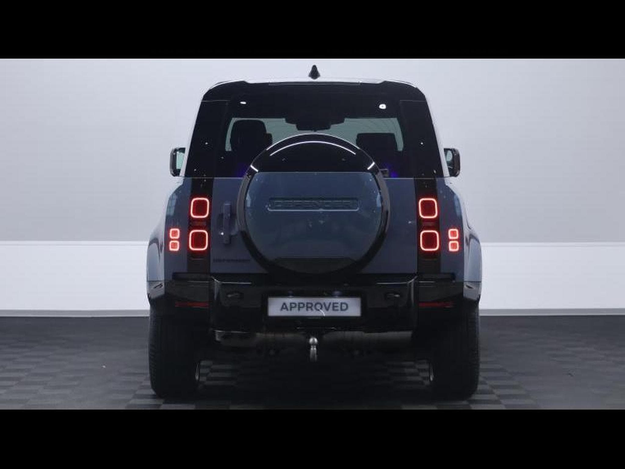 Land-Rover Defender 90 D200 X-Dynamic SE AWD Auto (2026) - Photo 5