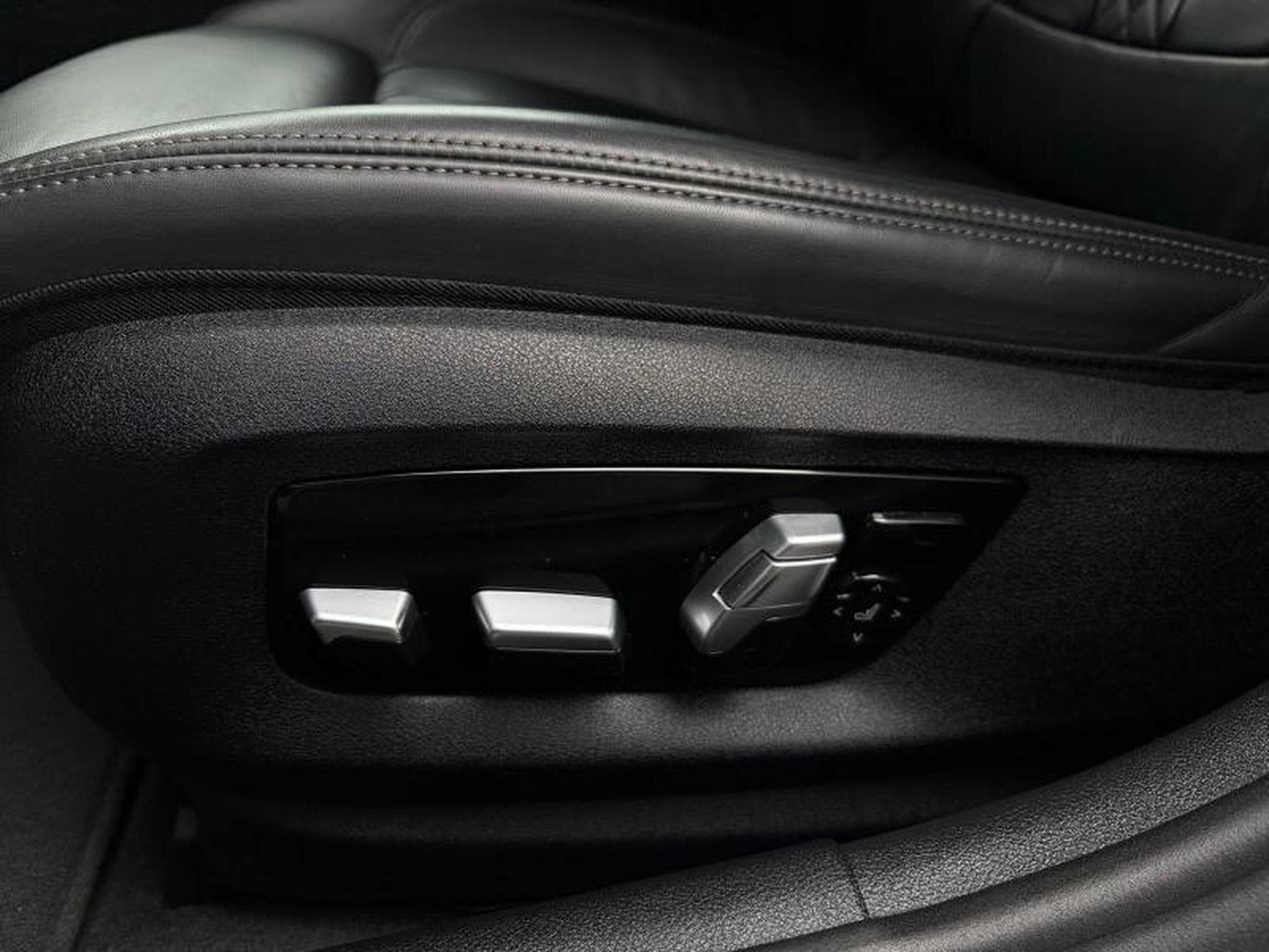 BMW 530 E xDrive Pack M (2022) - Photo 13