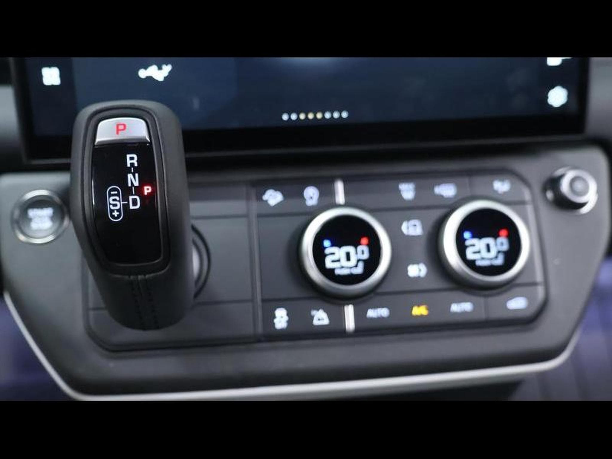 Land-Rover Defender 110 D200 S AWD Auto MY26 (2026) - Photo 17