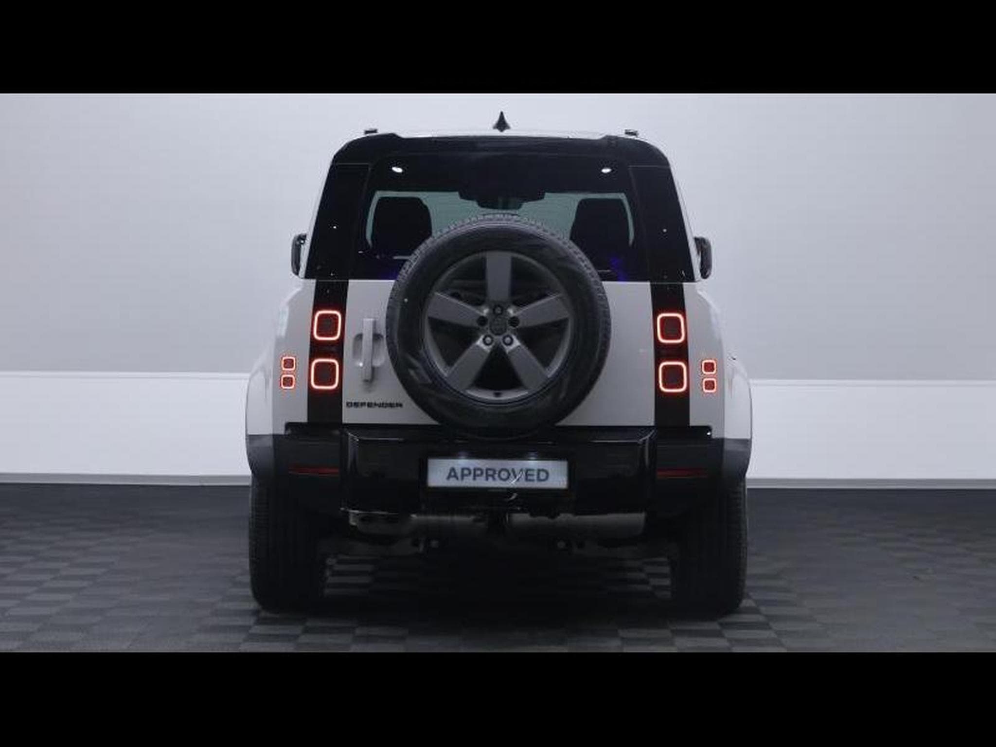 Land-Rover Defender 110 D200 S AWD Auto MY26 (2026) - Photo 5