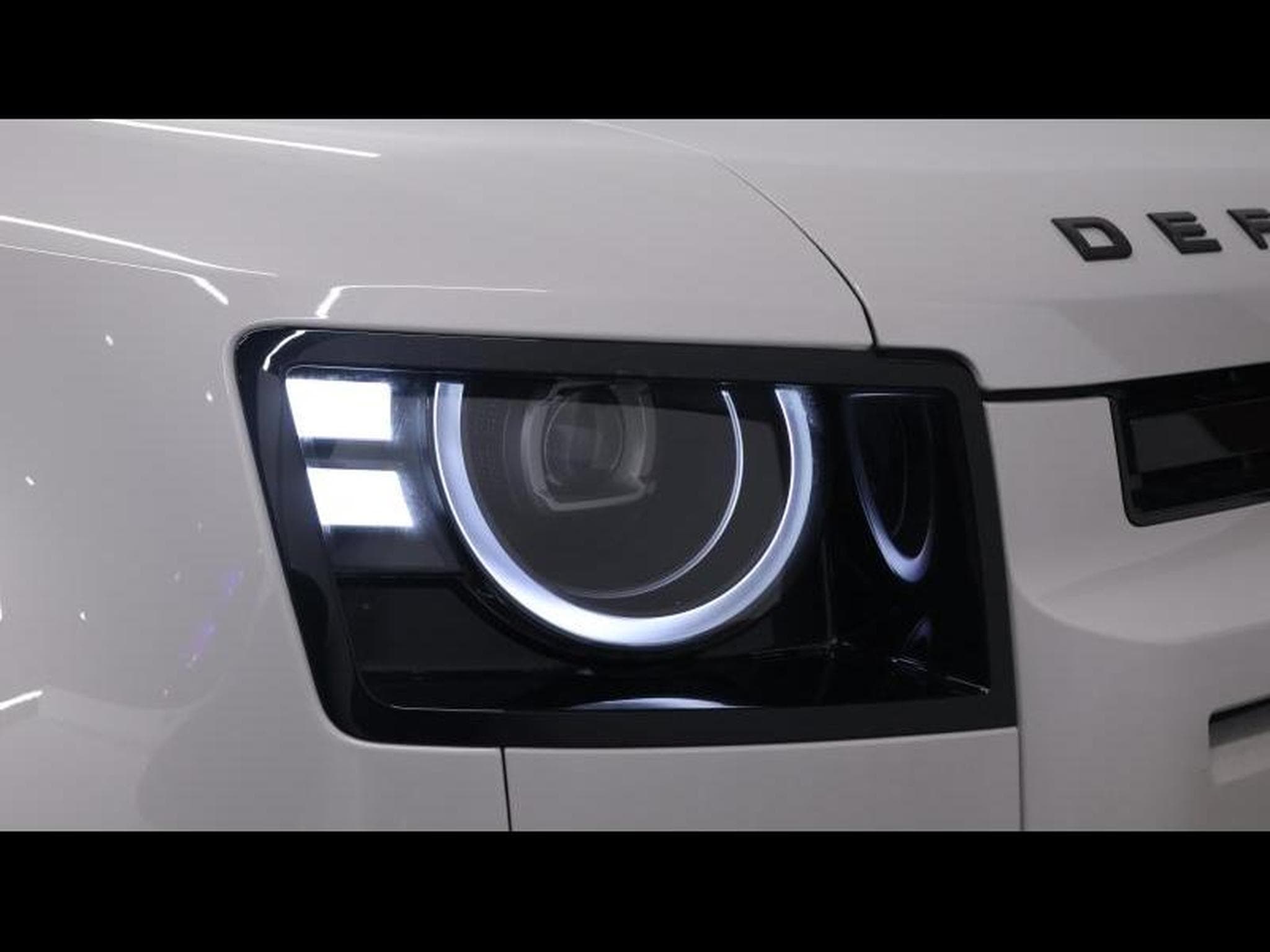 Land-Rover Defender 110 D200 S AWD Auto MY26 (2026) - Photo 8