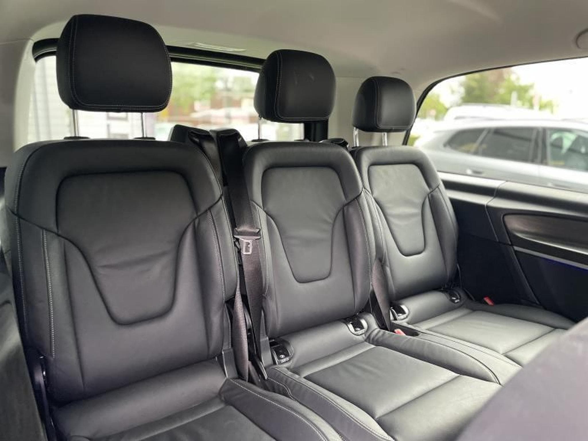Mercedes V 300 D Extralong Auto (2025) - Photo 5
